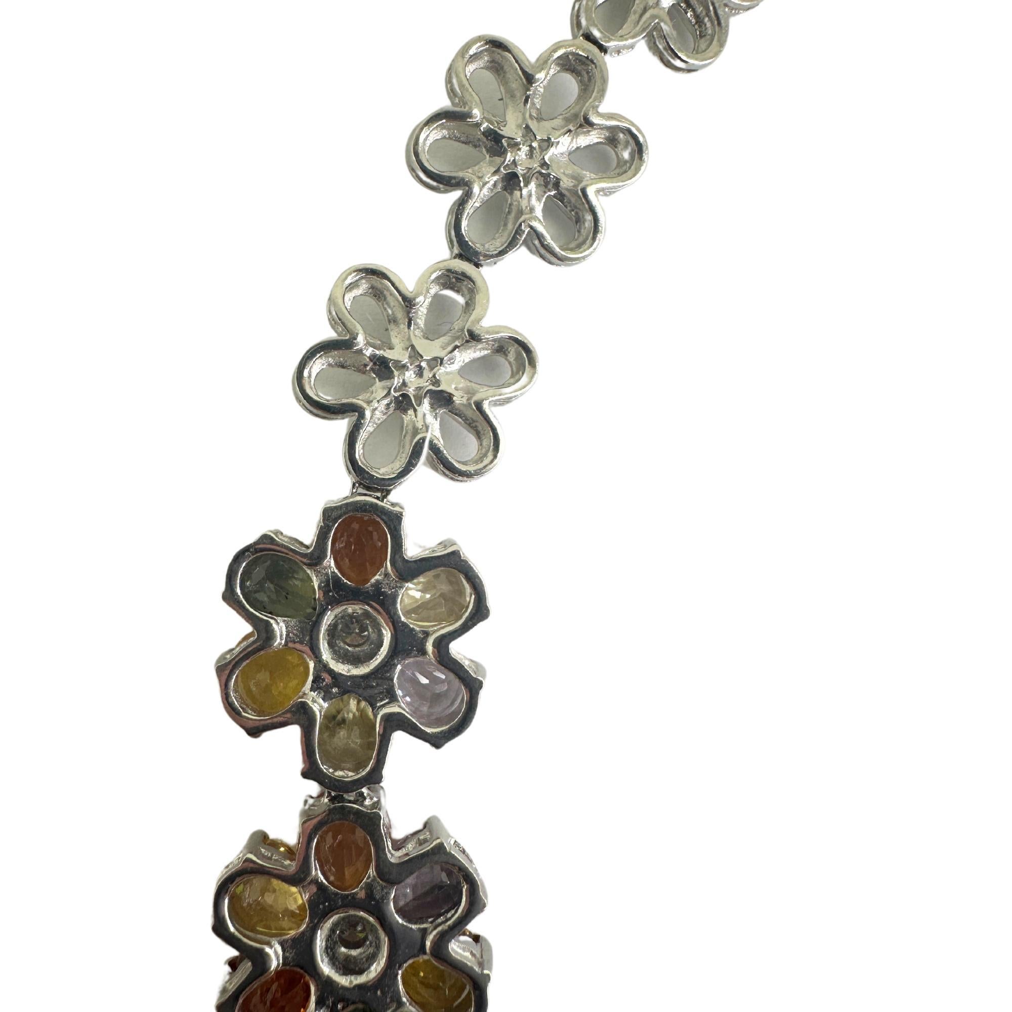Taille poire Collier moderne en saphirs multicolores taille poire 18 carats et diamants en vente