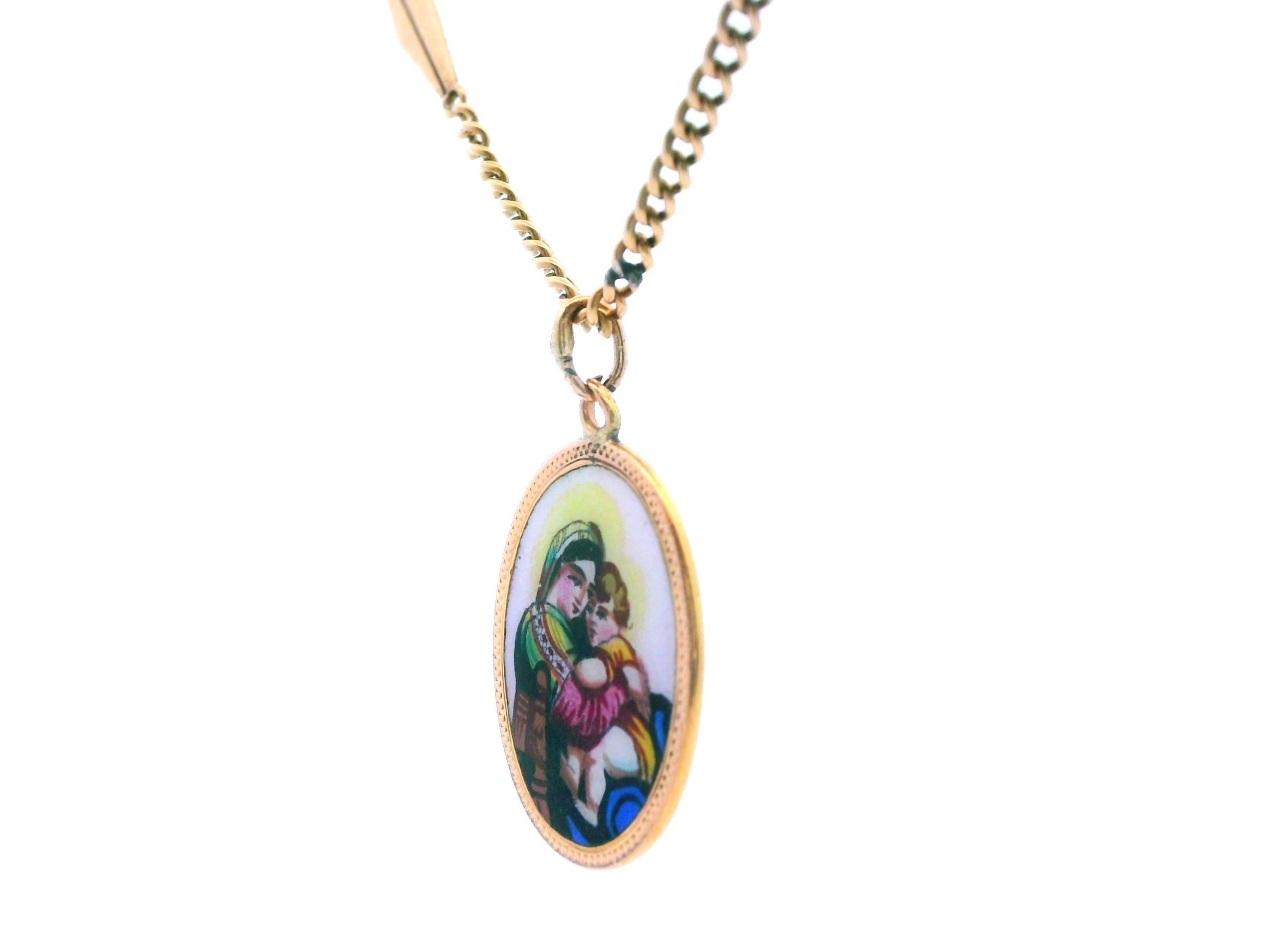 Pendentif Mère Maria 18k avec chaîne en or jaune 14k Pour femmes en vente