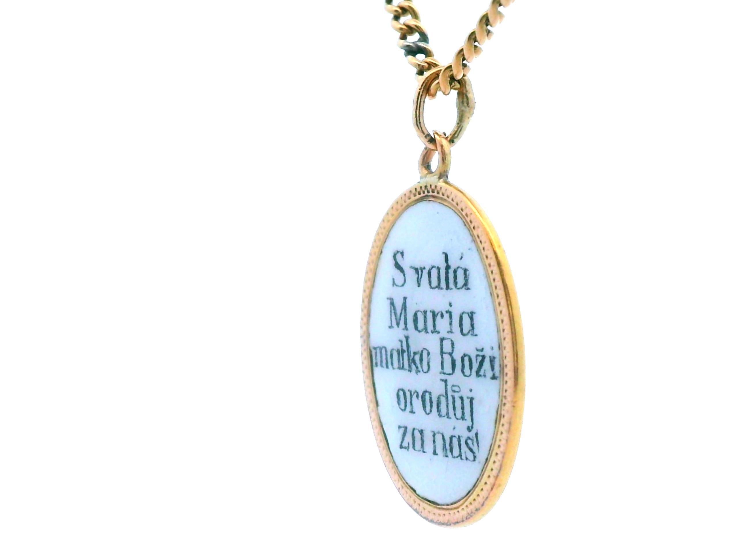 Pendentif Mère Maria 18k avec chaîne en or jaune 14k en vente 1