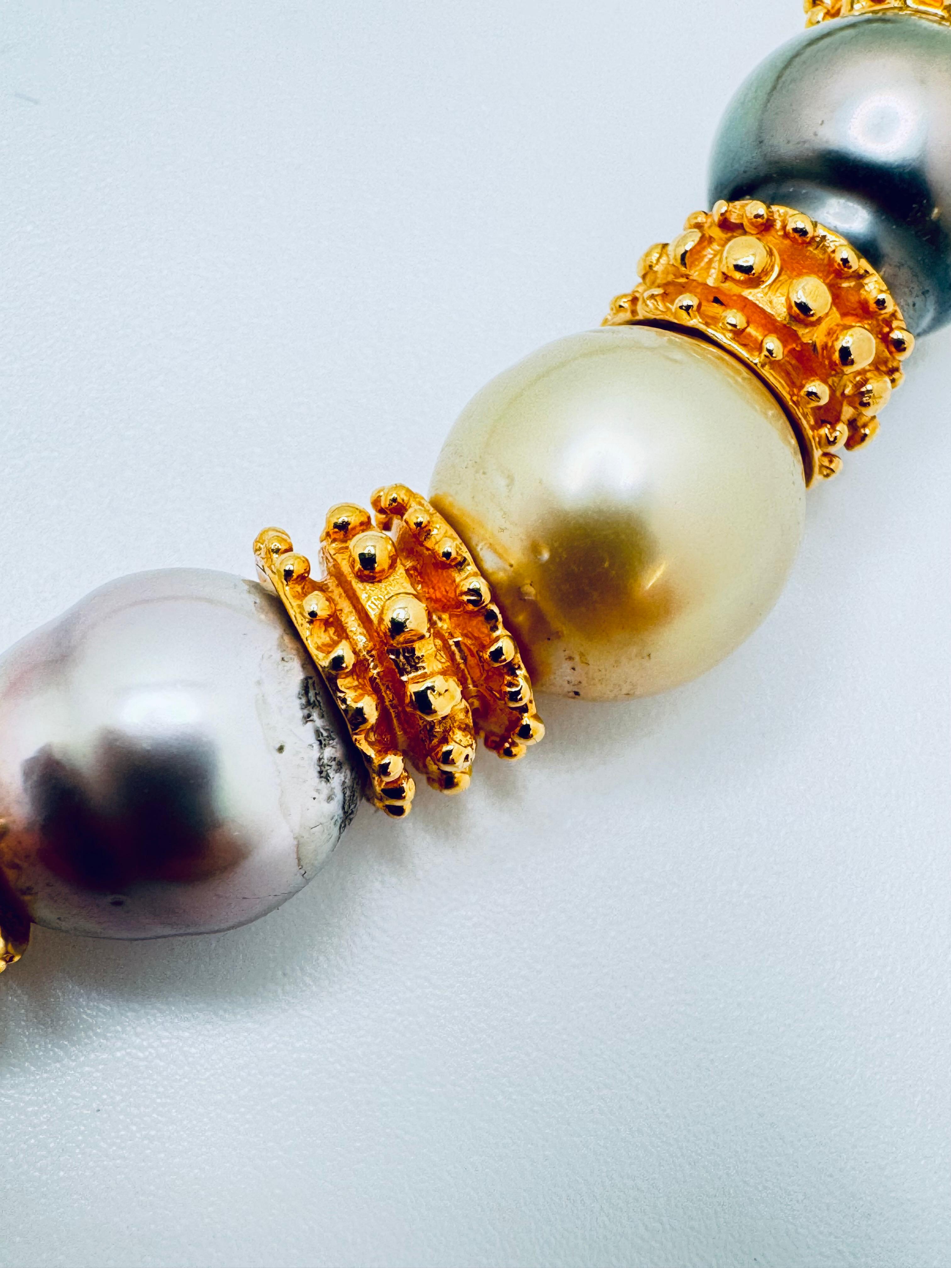 Collier de perles des mers du Sud multicolores et de diamants 18K 17.5