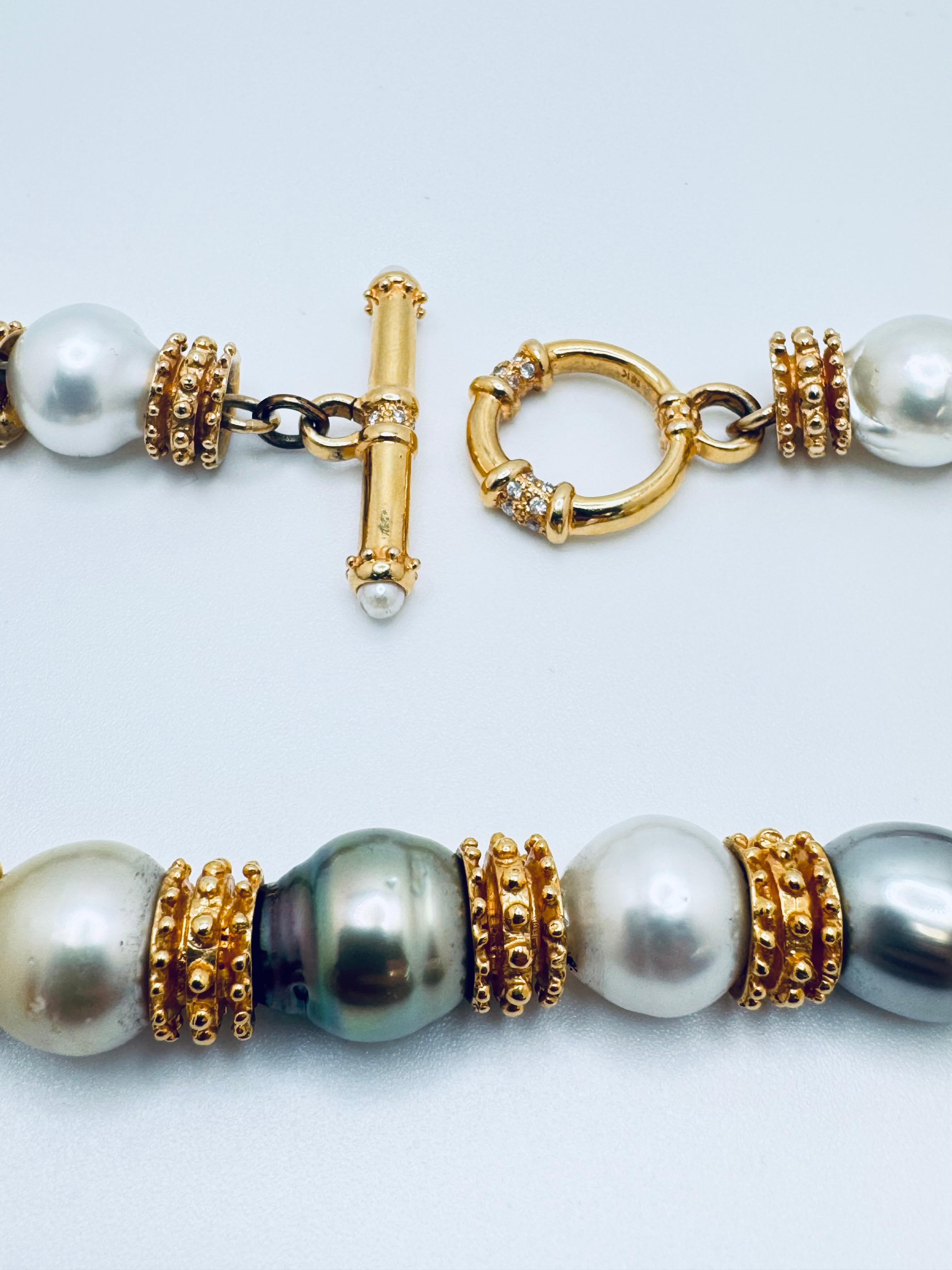 Collier de perles des mers du Sud multicolores et de diamants 18K 17.5