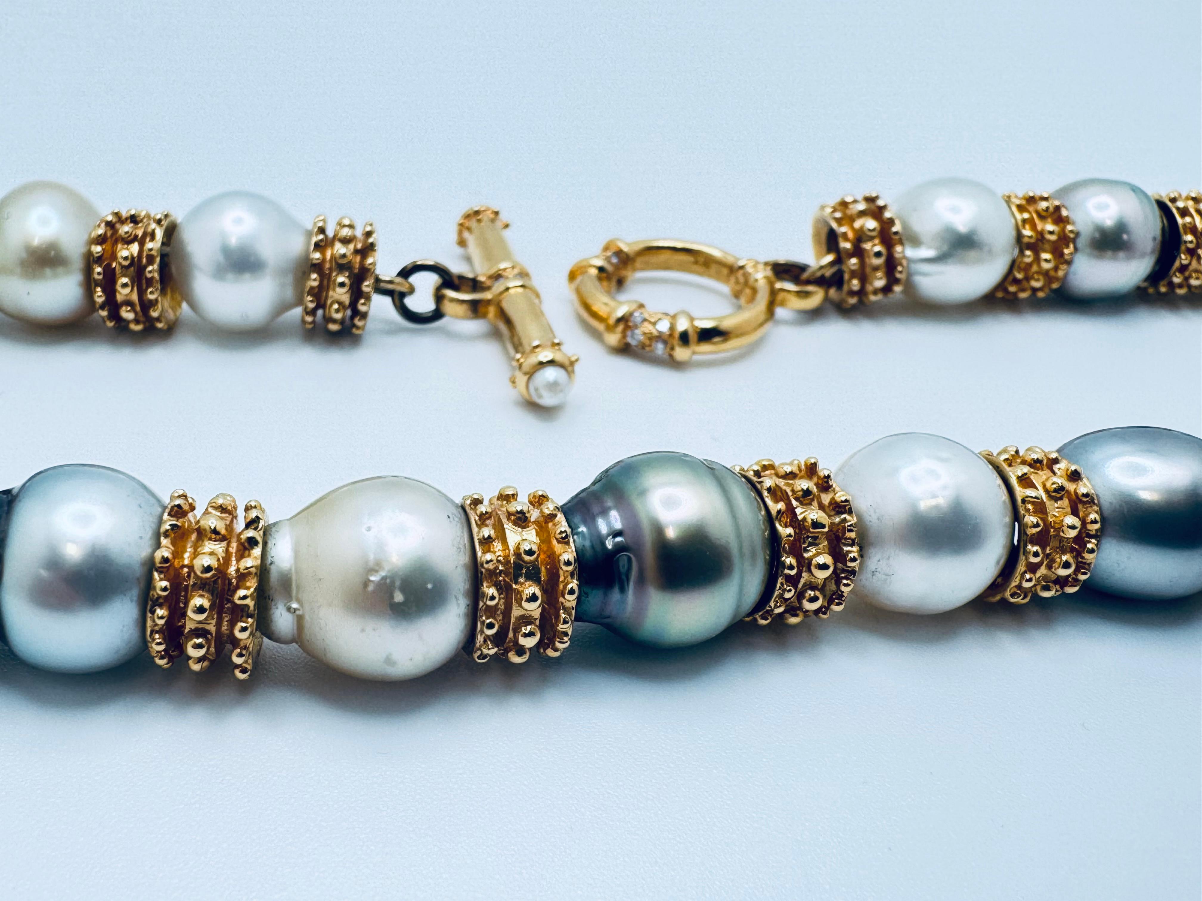 Collier de perles des mers du Sud multicolores et de diamants 18K 17.5