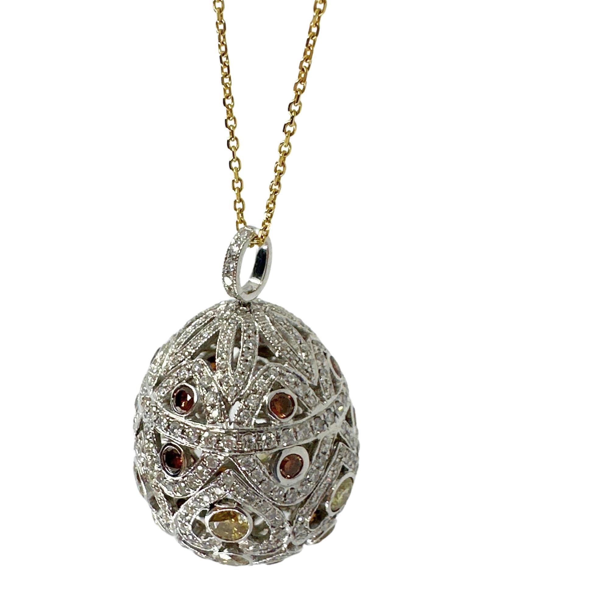 Collana con ciondolo con diamanti multicolore 18k In condizioni buone in vendita a New York, NY