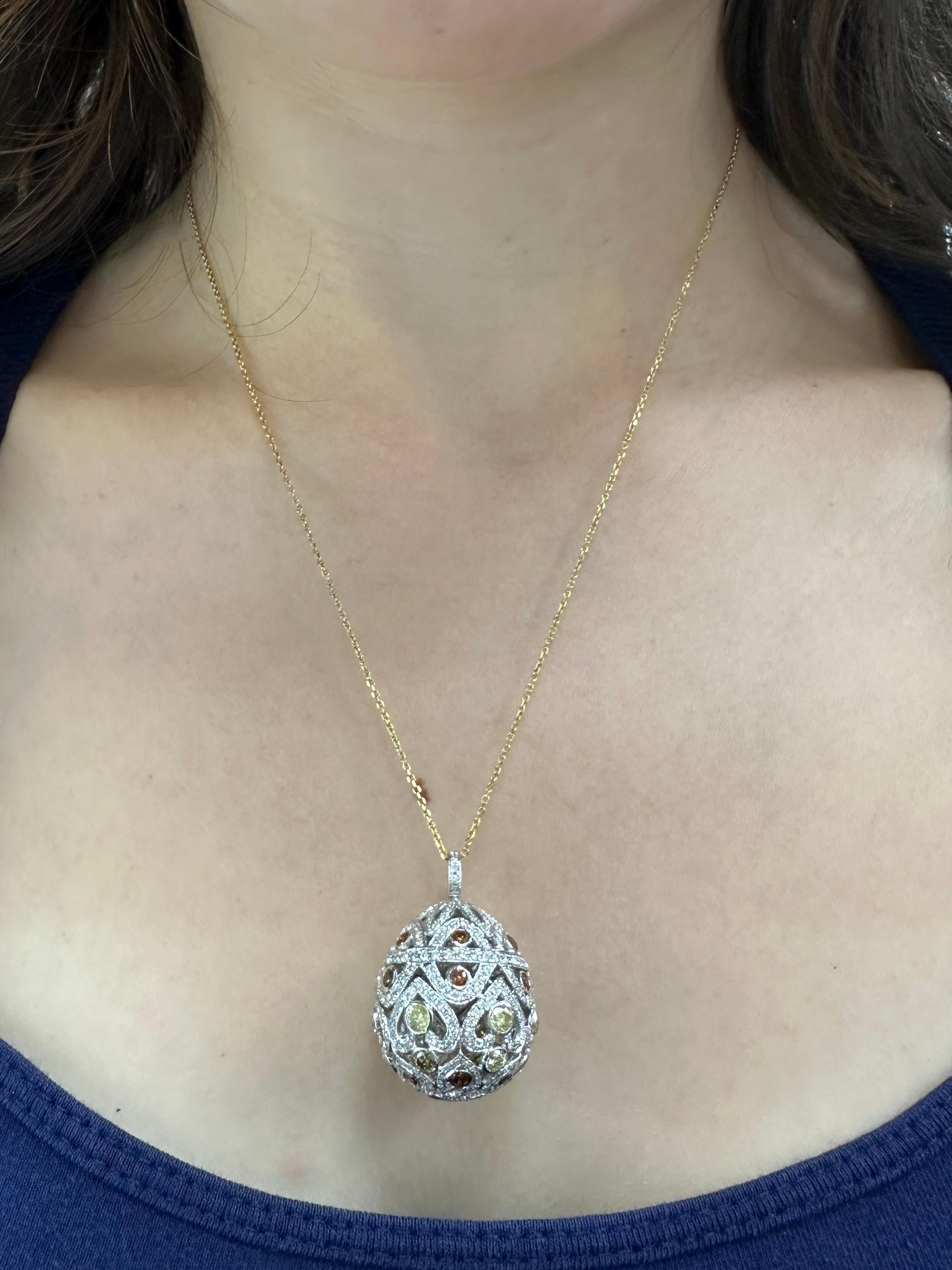 Collana con ciondolo con diamanti multicolore 18k in vendita 2