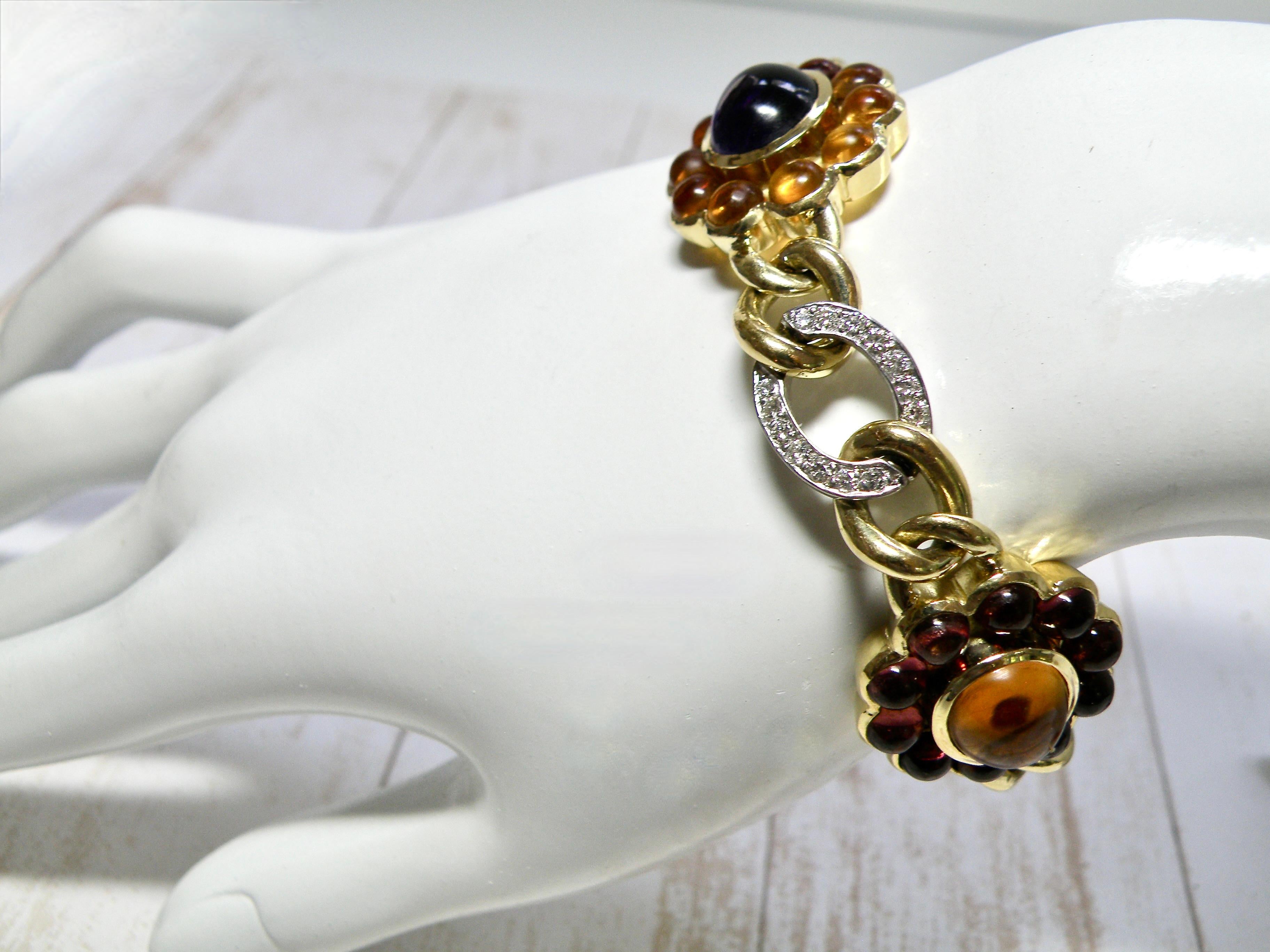 Bracelet à plusieurs pierres cabochons 18 carats, maillons en diamants Unisexe en vente