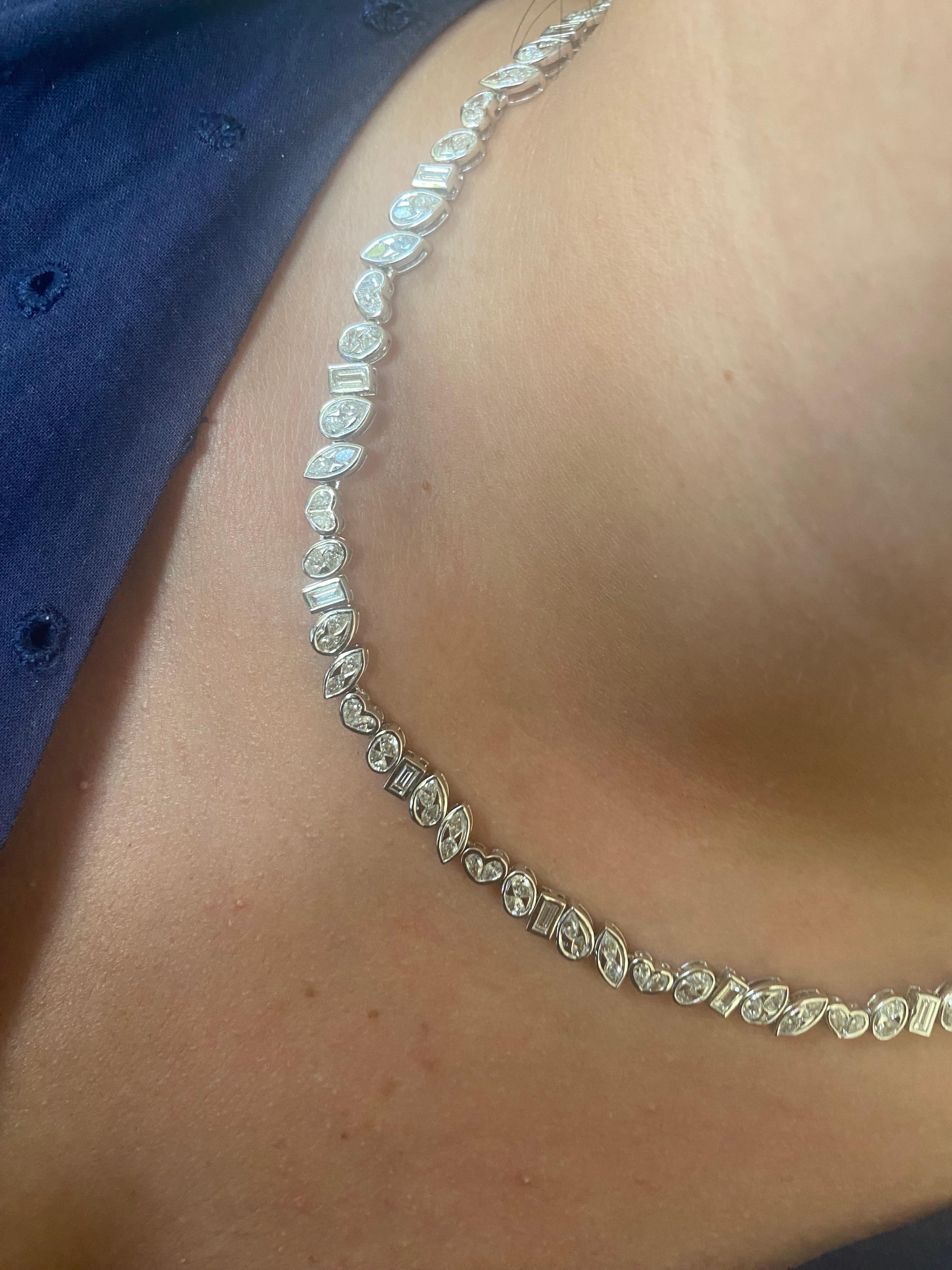 Moderne Collier de diamants multiformes 18 carats 10 carats en vente