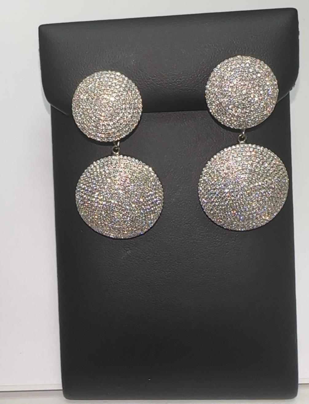 Contemporaneo Orecchini a clip con diamanti naturali 18K in vendita