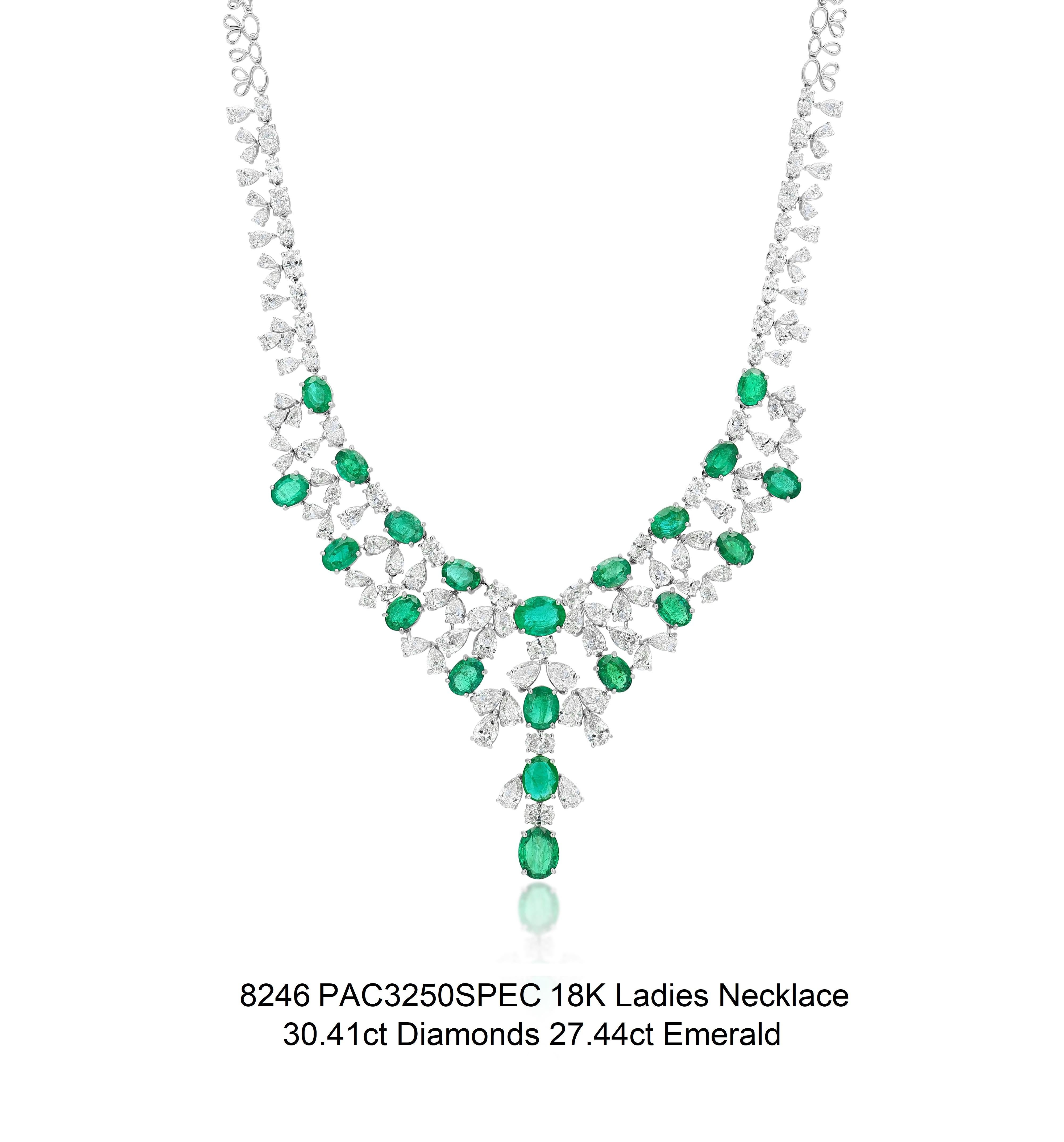 Regency Collana in 18 carati con smeraldi e diamanti in vendita
