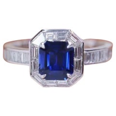 Anillo de cóctel con diamante zafiro azul vivo no satinado de 1,09 quilates