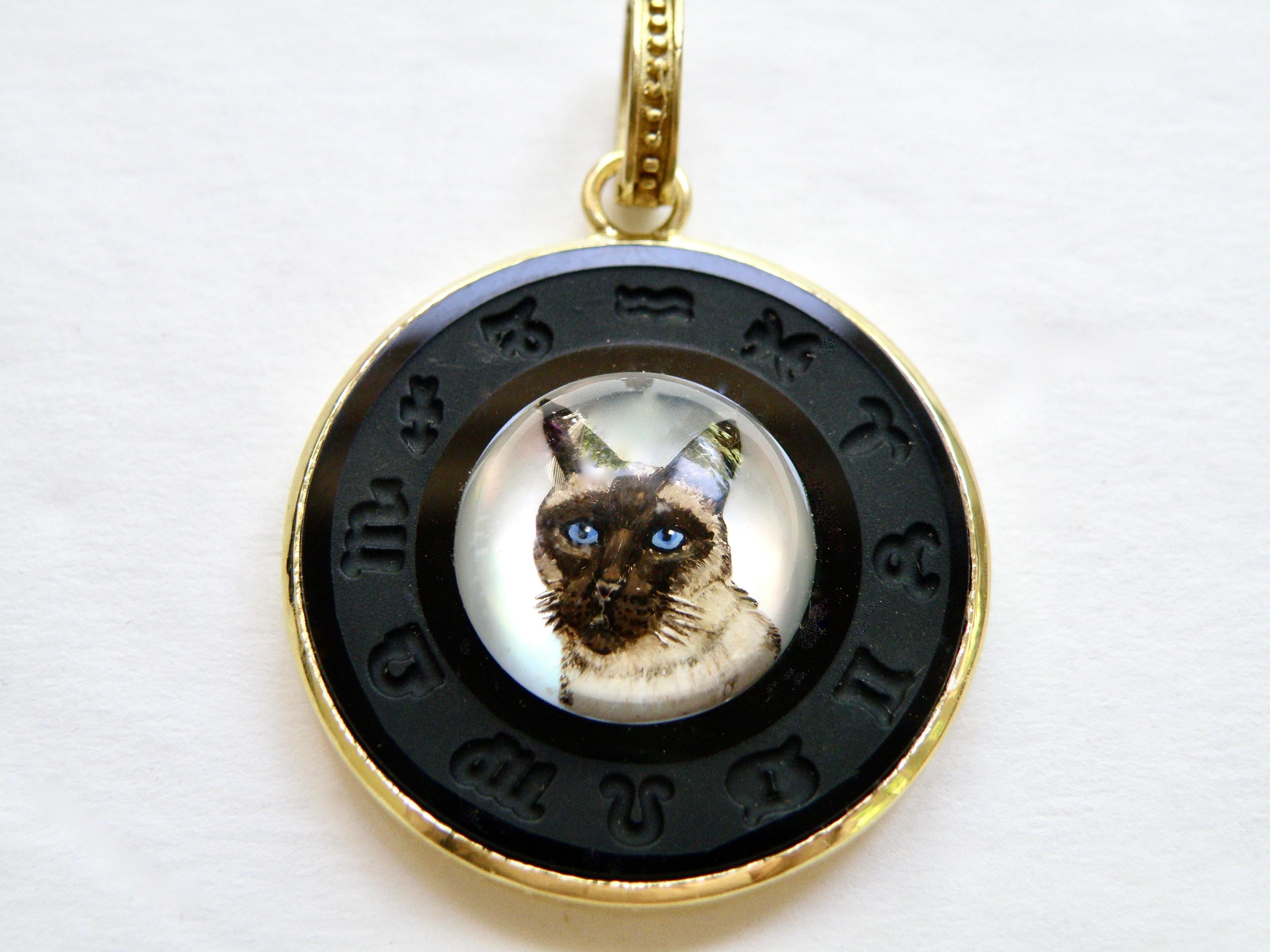 18K Onyx Siamese Cat Zodiac, abnehmbarer Anhänger, Tierkreiszeichen (Rundschliff) im Angebot