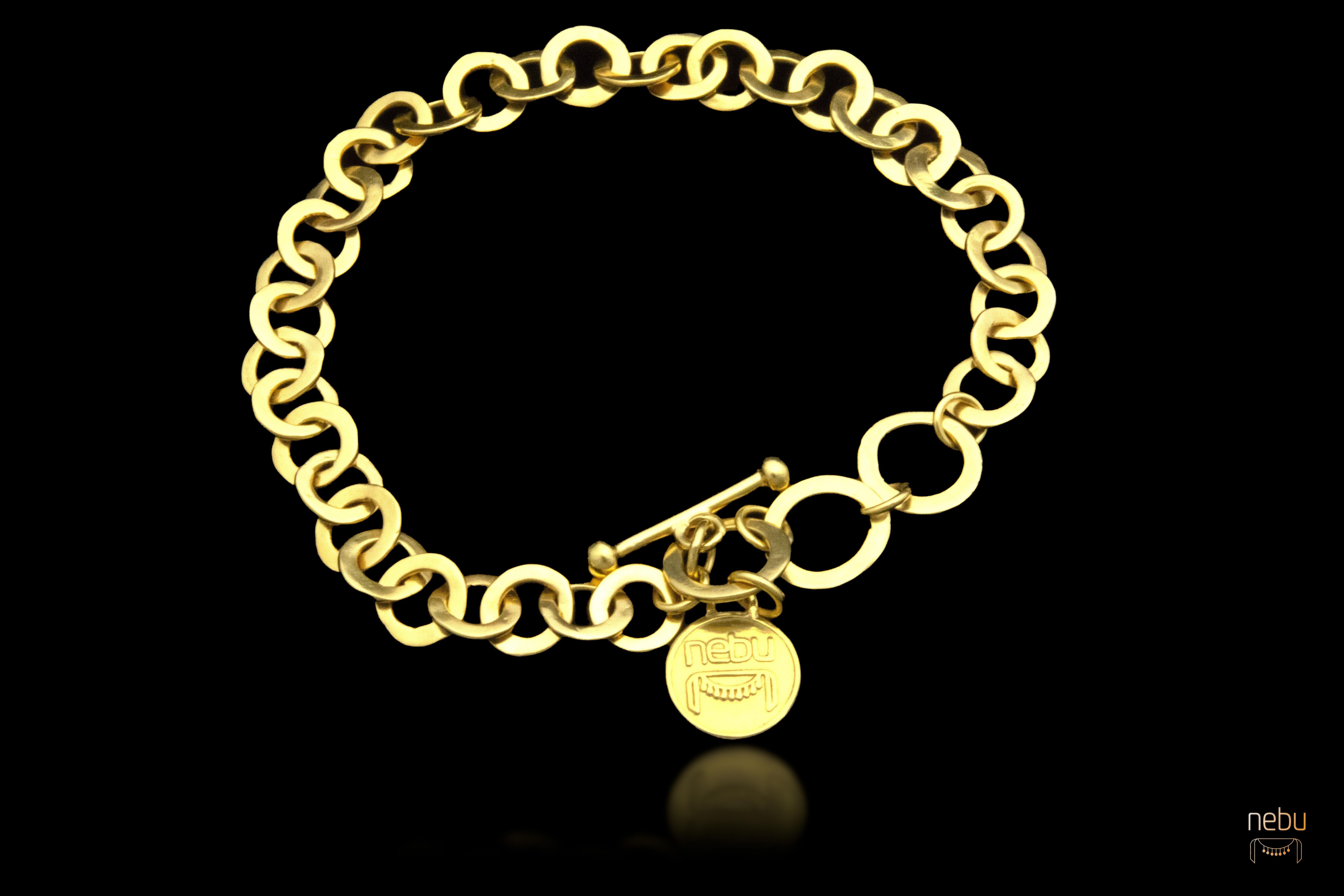18K Einzigartiges gehämmertes Armband im Zustand „Neu“ im Angebot in Plano, TX