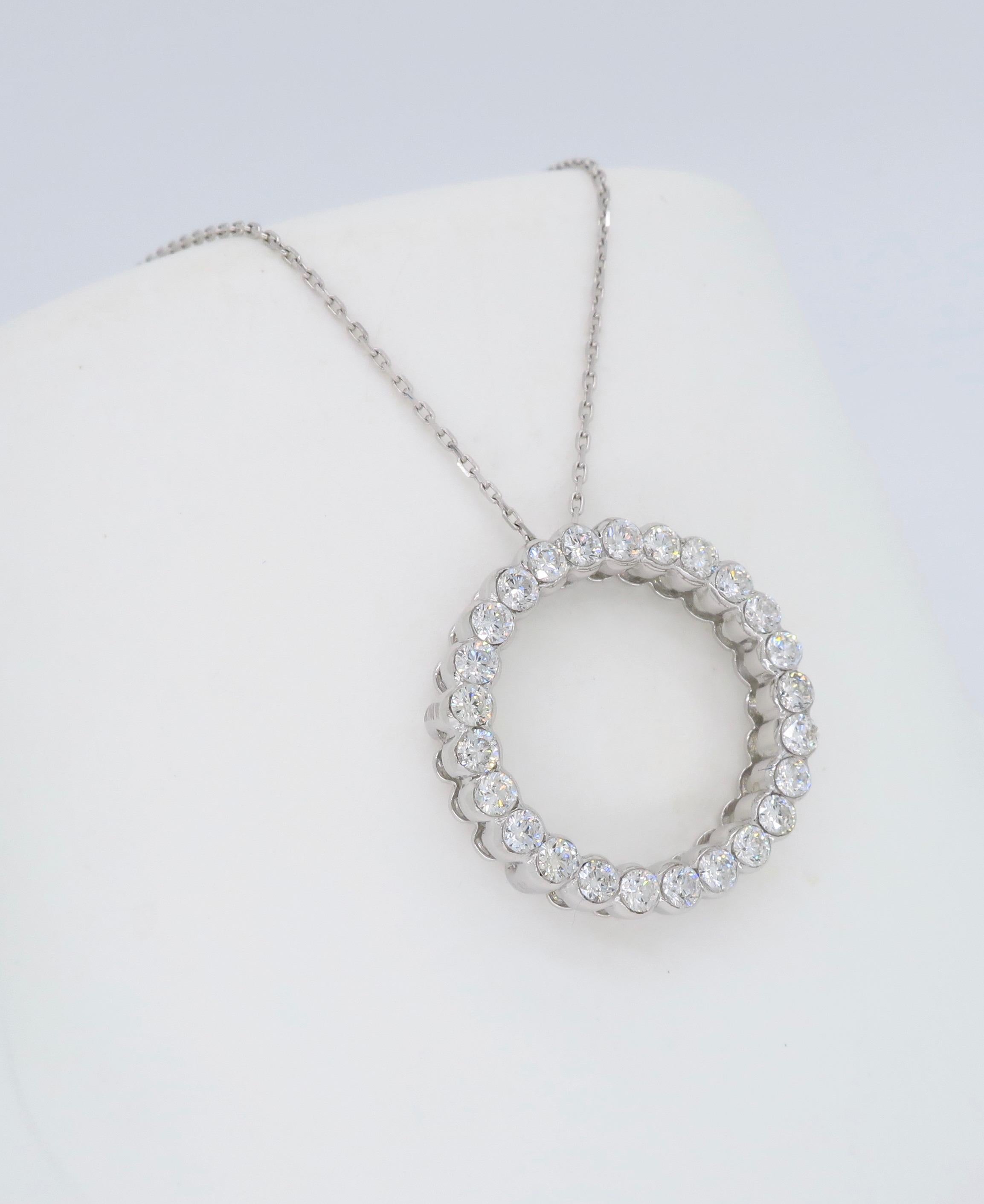 Round Cut 18 Karat Open Circle Diamond Pendant Necklace