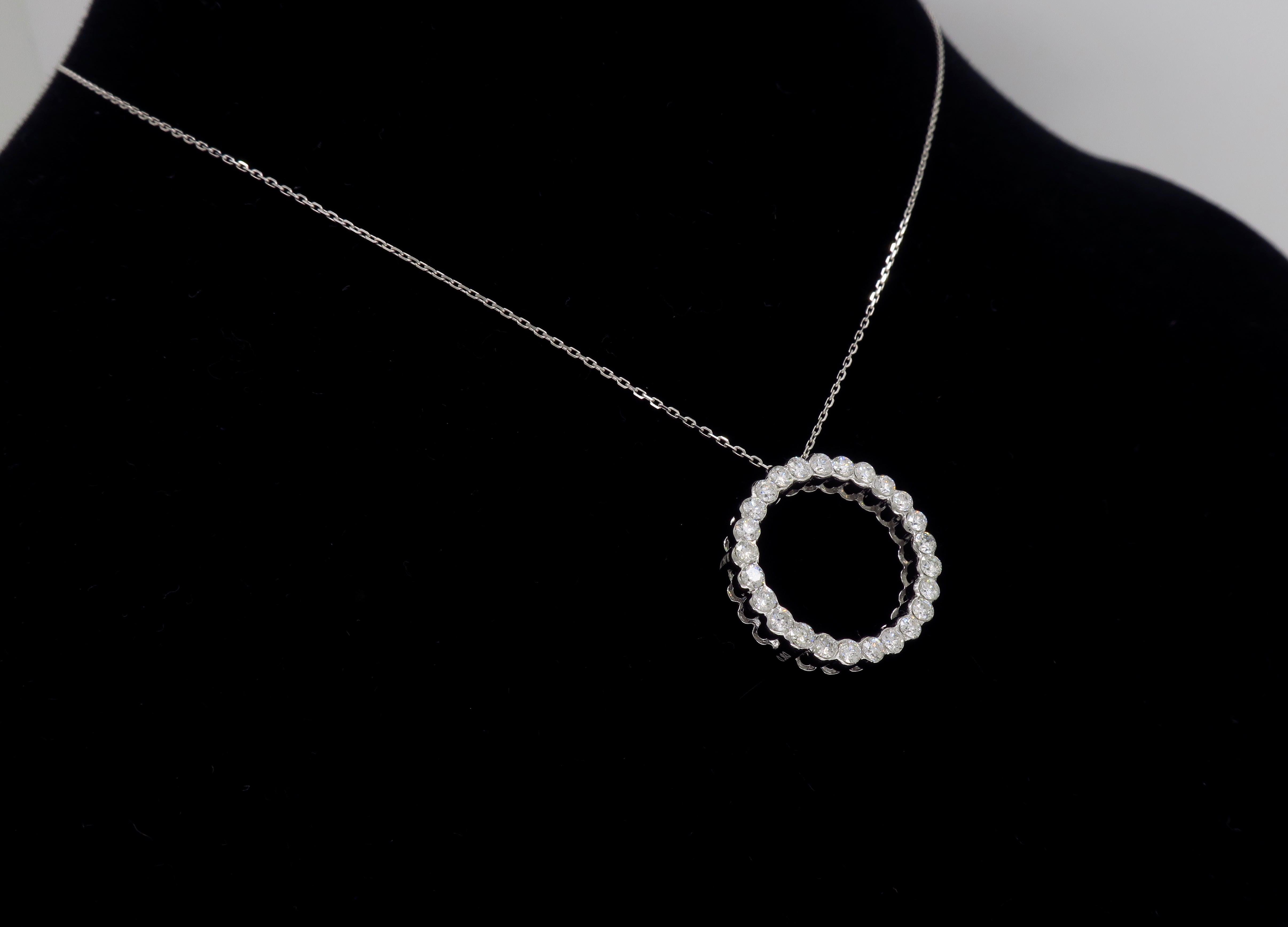 18 Karat Open Circle Diamond Pendant Necklace 1