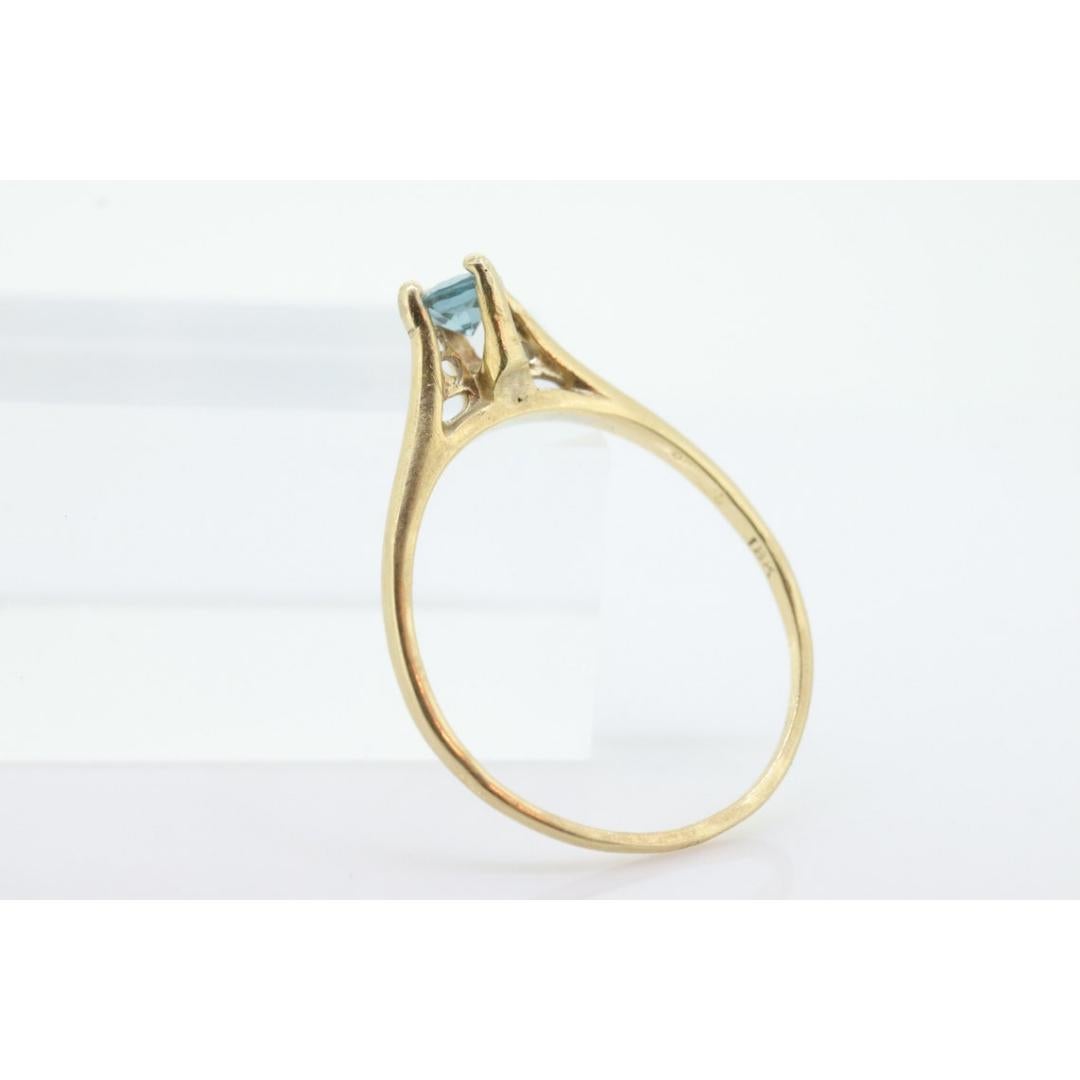 18k Orange Blossom Ring. Light Blue Topaz Solitaire Claw Set. Antique ORANGE For Sale 1