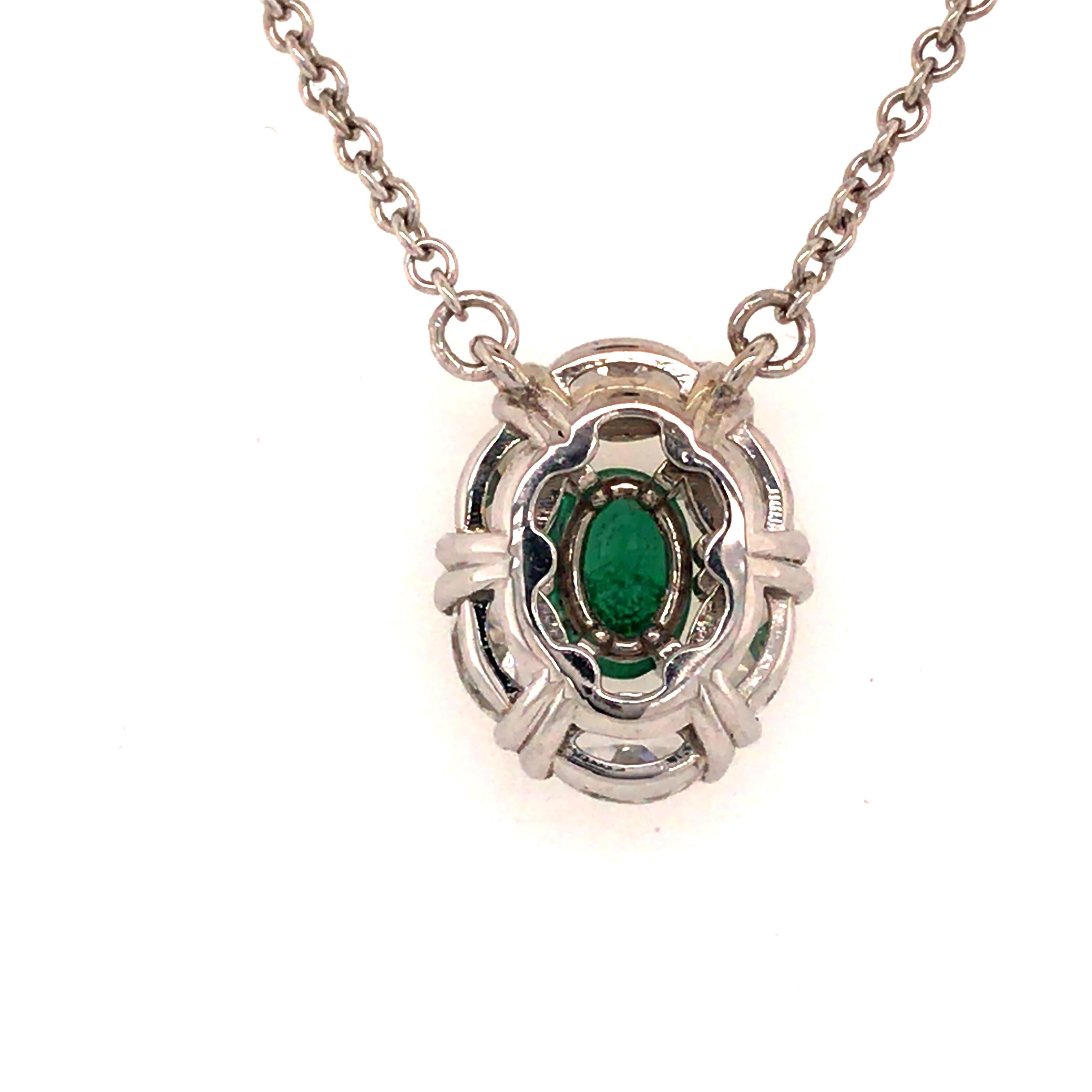18K Oval Diamond and Emerald Pendant Diamond-by-the-Yard Necklace White Gold In Good Condition For Sale In Boca Raton, FL