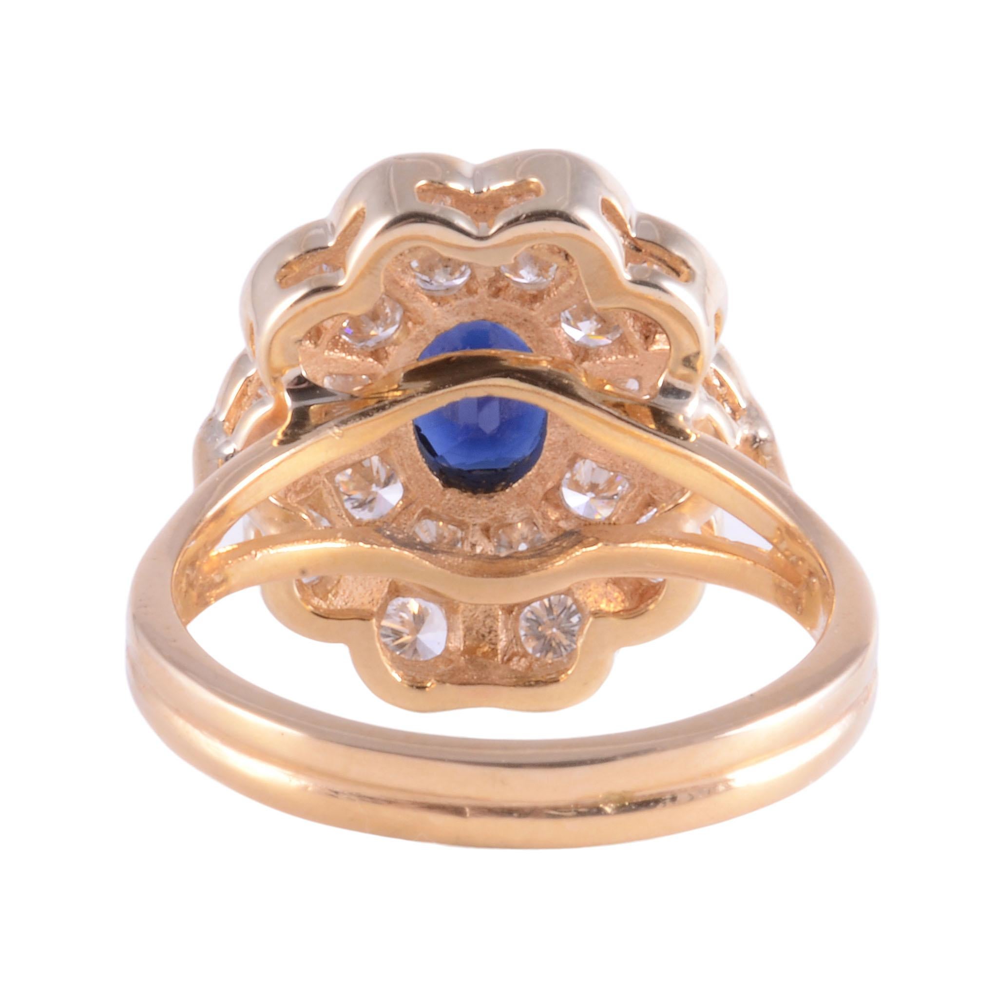 Oval Cut 18K Oval Sapphire VS Diamond Ring For Sale