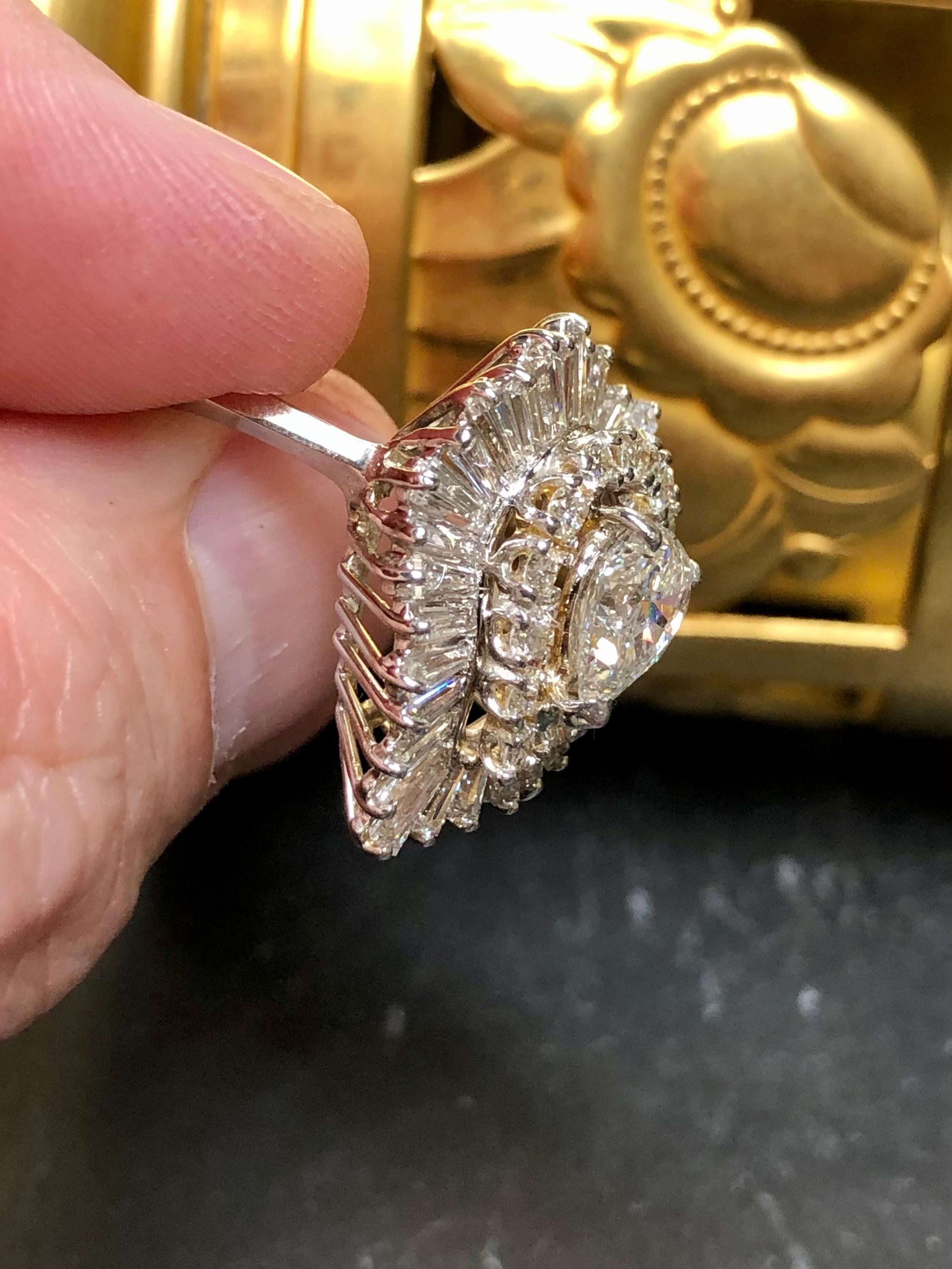 18K Pear Shape Diamond Ballerina Ring 1