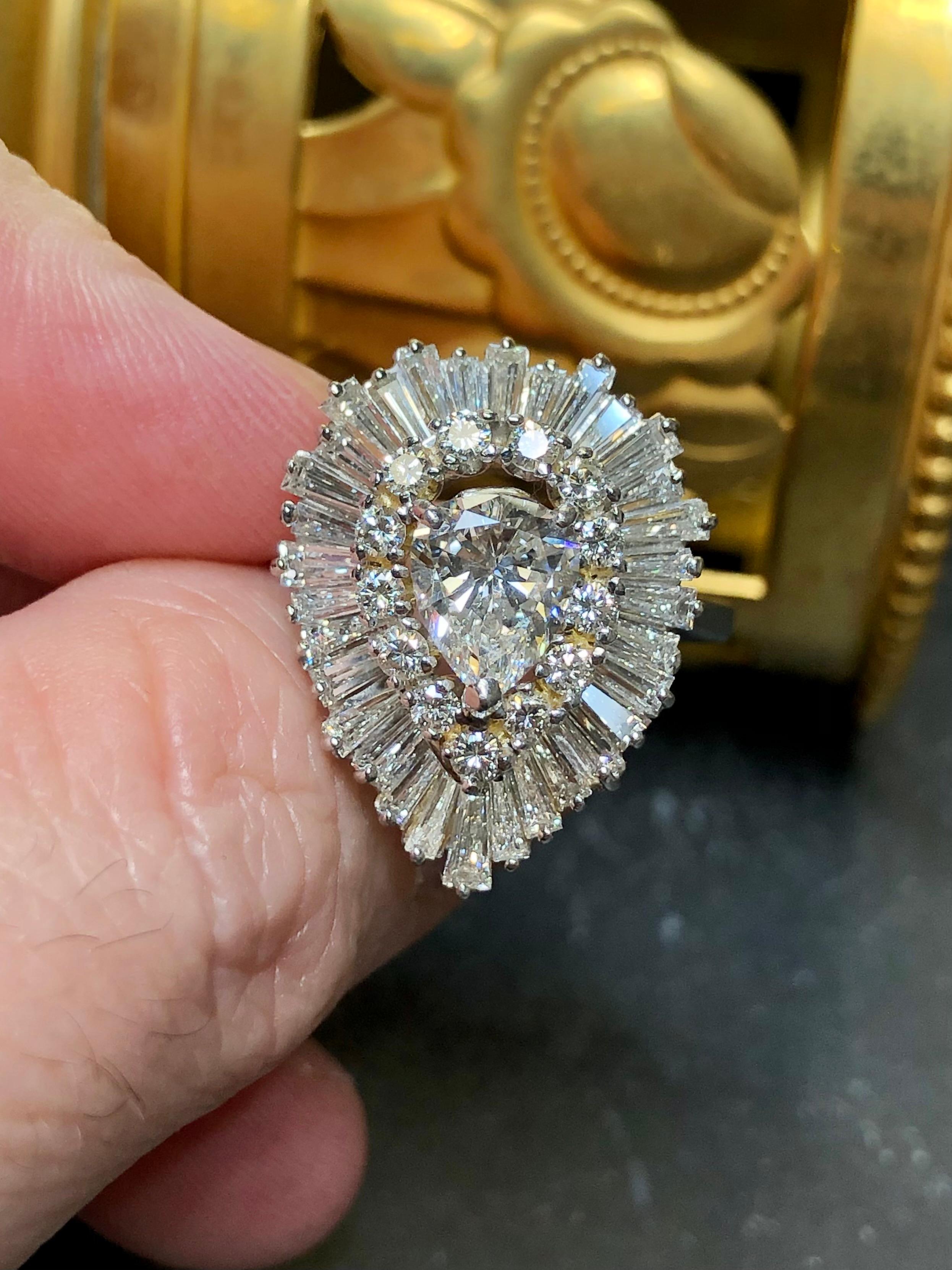 18K Pear Shape Diamond Ballerina Ring 2