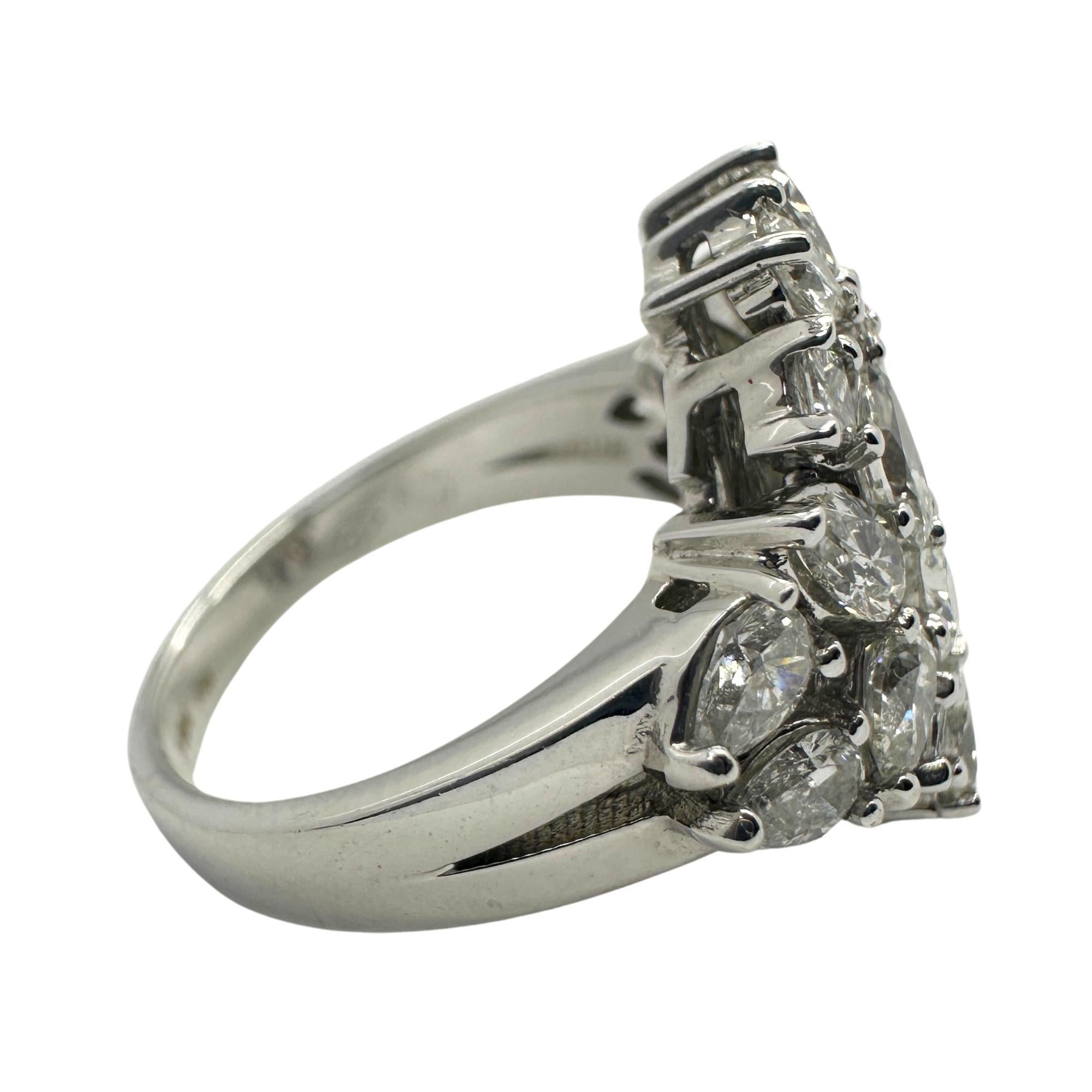 18k Pear Shaped Diamond Ring For Sale 3