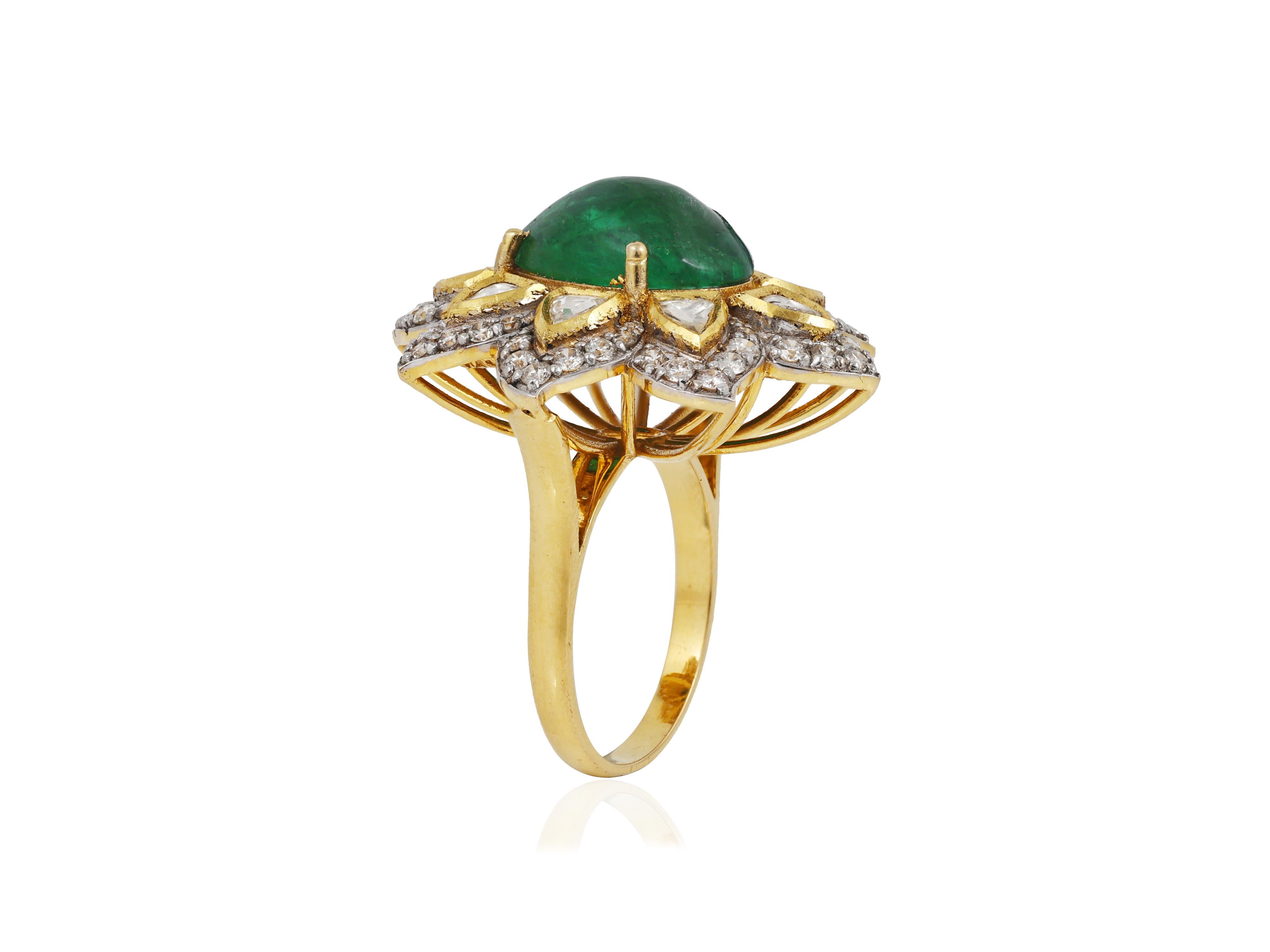Anello con smeraldo naturale dello Zambia a forma di pera in 18 carati con diamanti a taglio pieno e grezzo in vendita 1