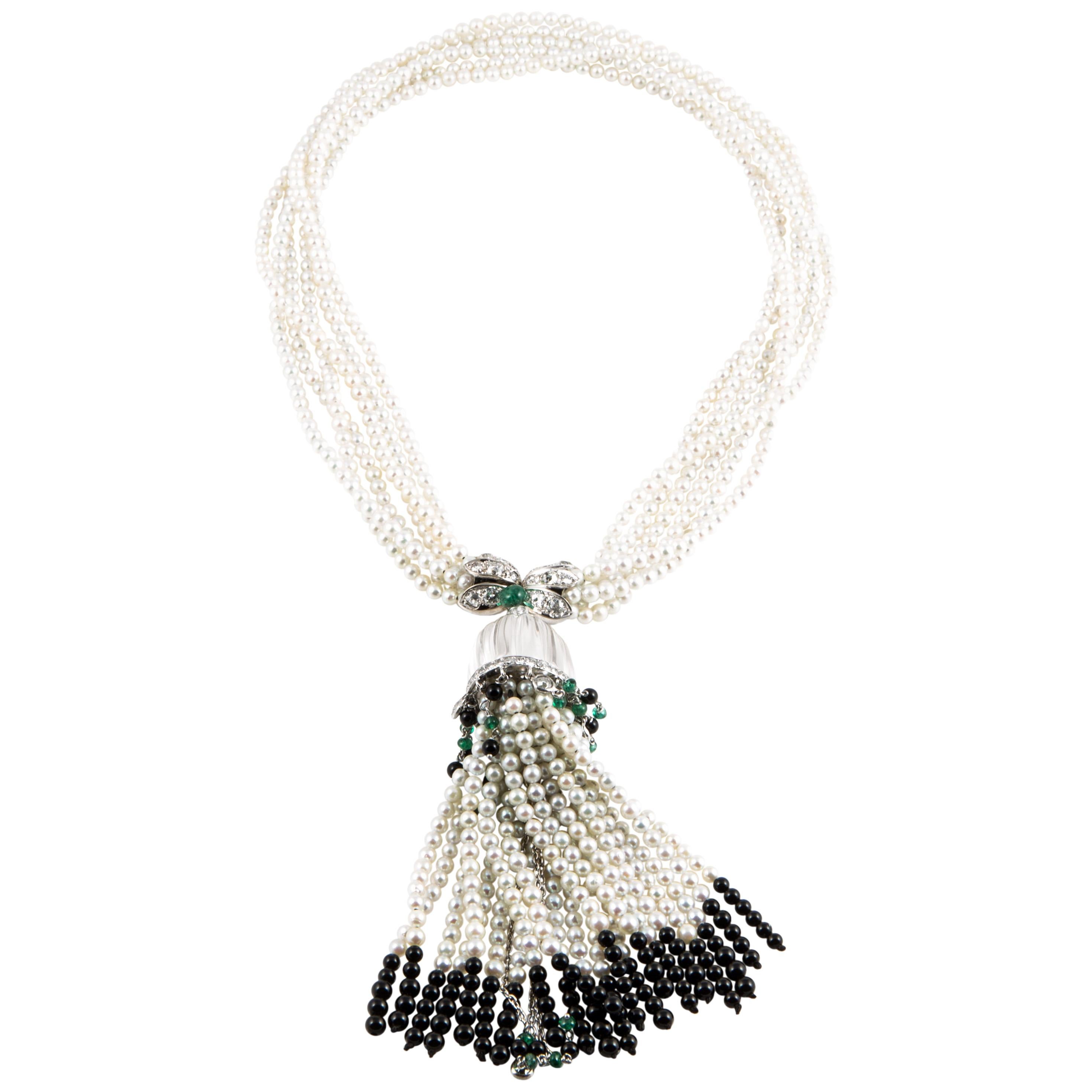 Halskette mit Perlen, Diamanten, Onyx und Smaragden und Quasten aus 18 Karat Weißgold im Angebot
