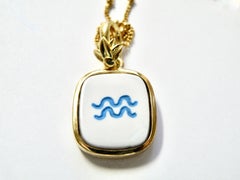 18k pendant, Aquarius sign carved blue intaglio/cocholite.