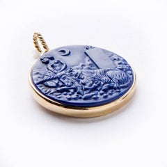 18K pendant doublesided Lady with Unicorn carved Lapis Lazuli/gold