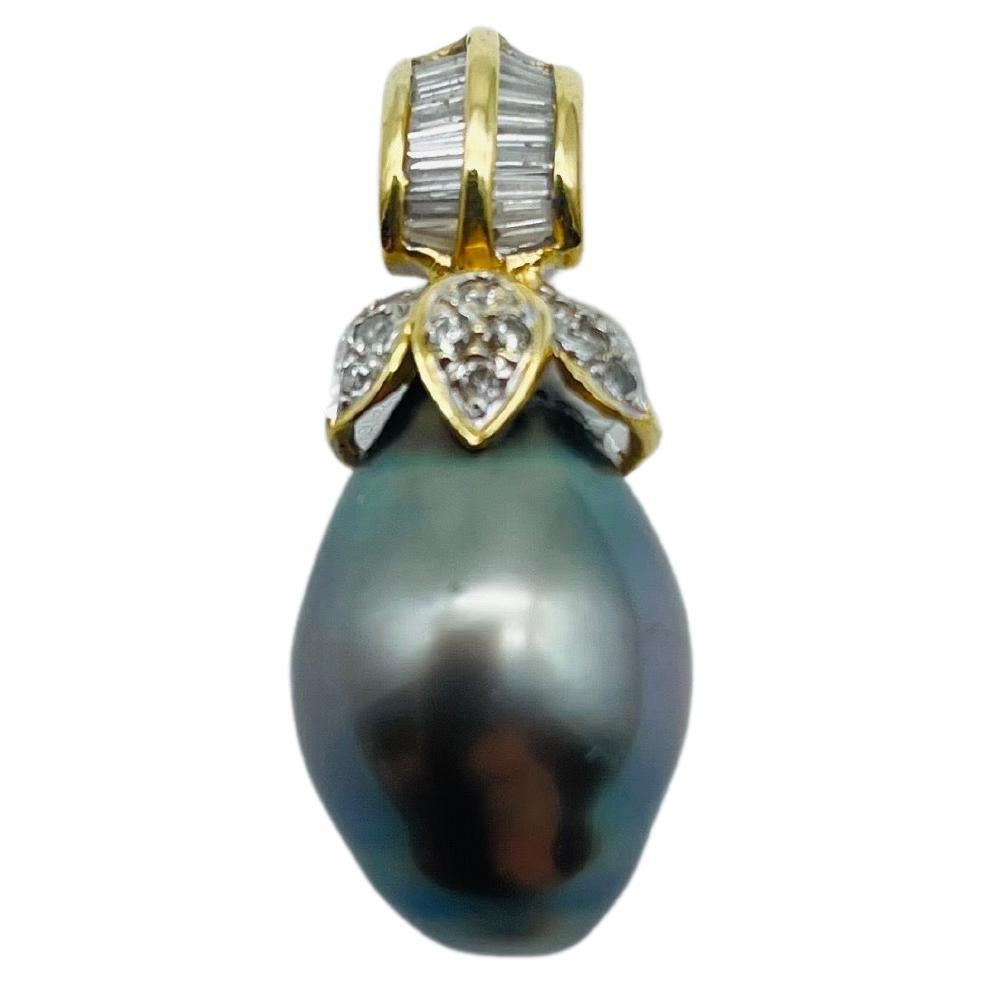 18K Pendant with Black Tahiti Pearl and Baguette Diamonds For Sale