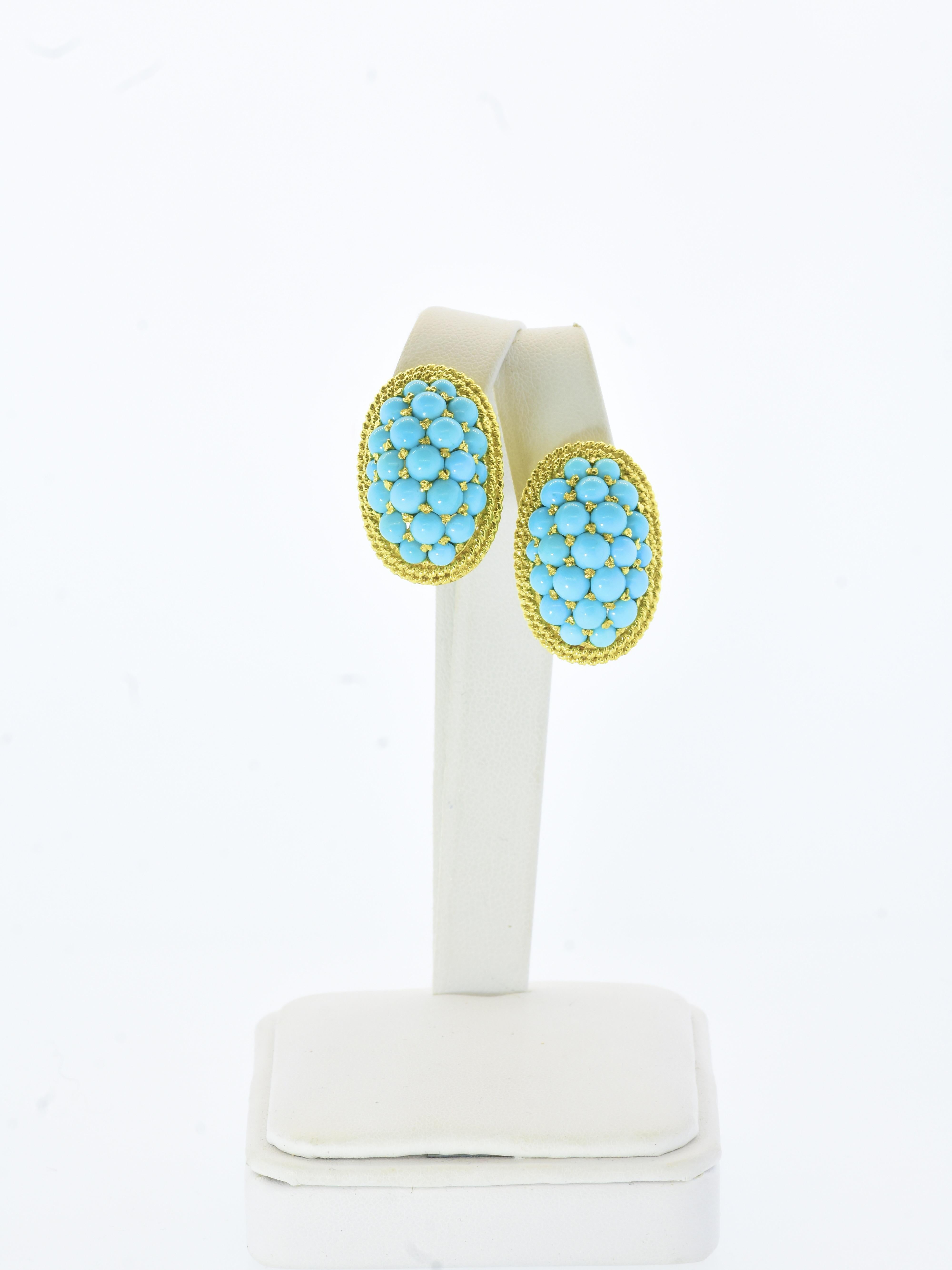 18K Persischer Türkis Große Vintage-Ohrringe im Dome-Stil, ca. 1960 (Cabochon) im Angebot