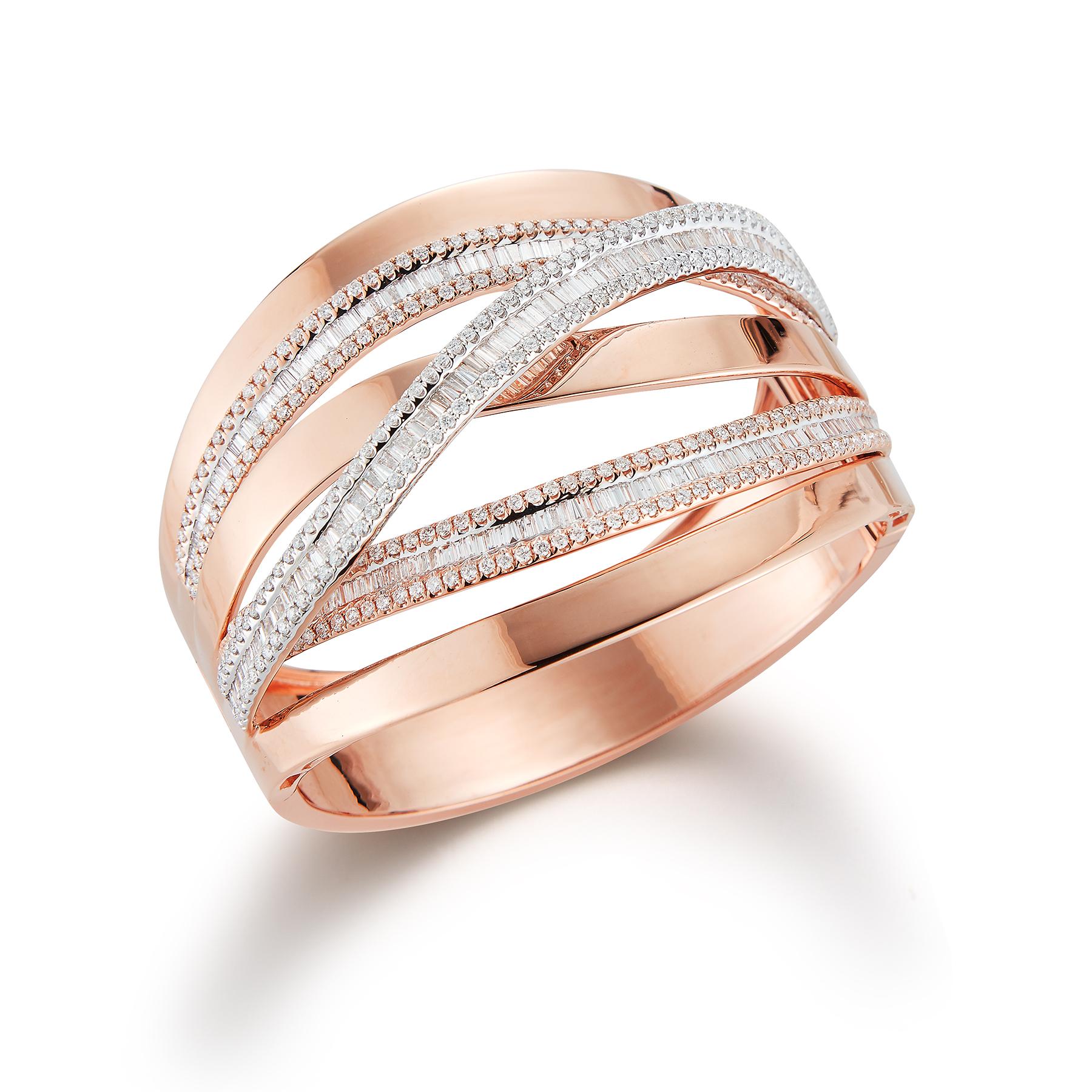Taille baguette Bracelet manchette en or rose 18 carats et diamants en vente
