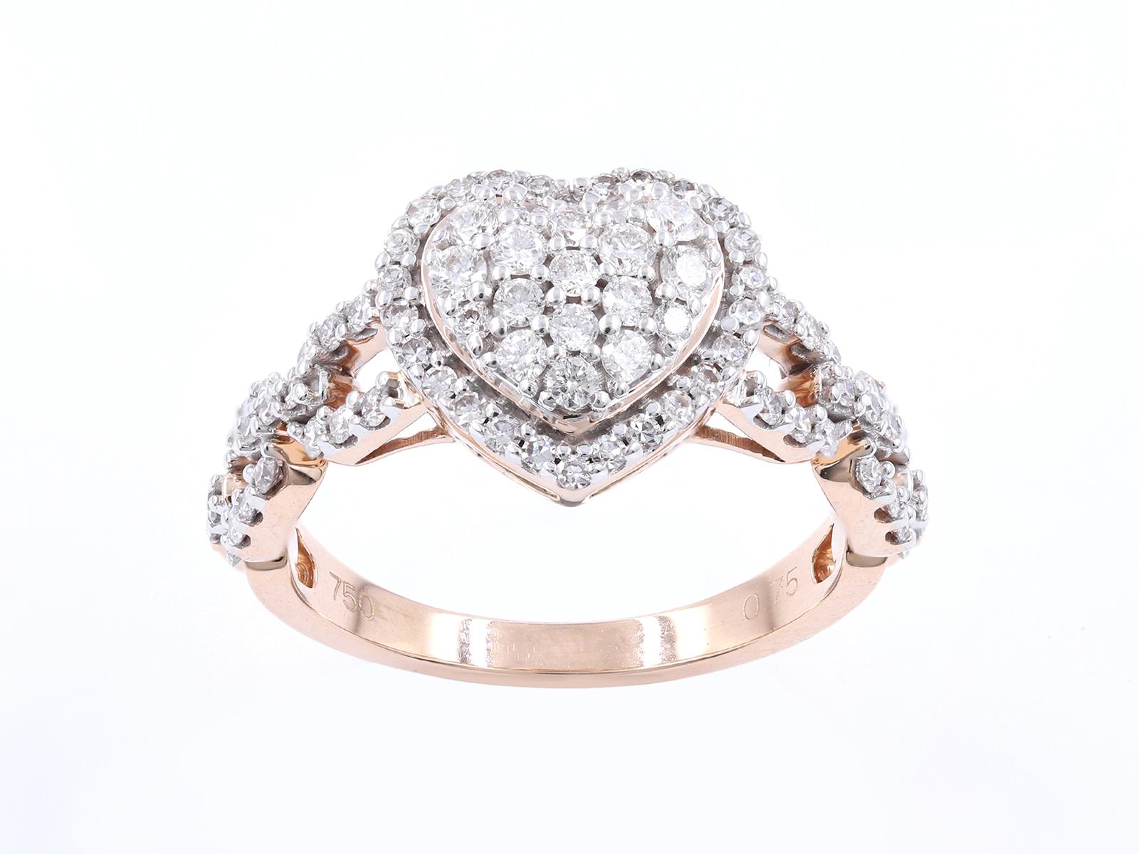 Questo lussuoso anello in oro rosa 18 carati sfoggia una squisita composizione di 82 diamanti naturali per un totale di 0,75 carati. Il mix di diamanti rotondi a taglio brillante e singolo crea uno scintillio radioso che esalta il design elegante e