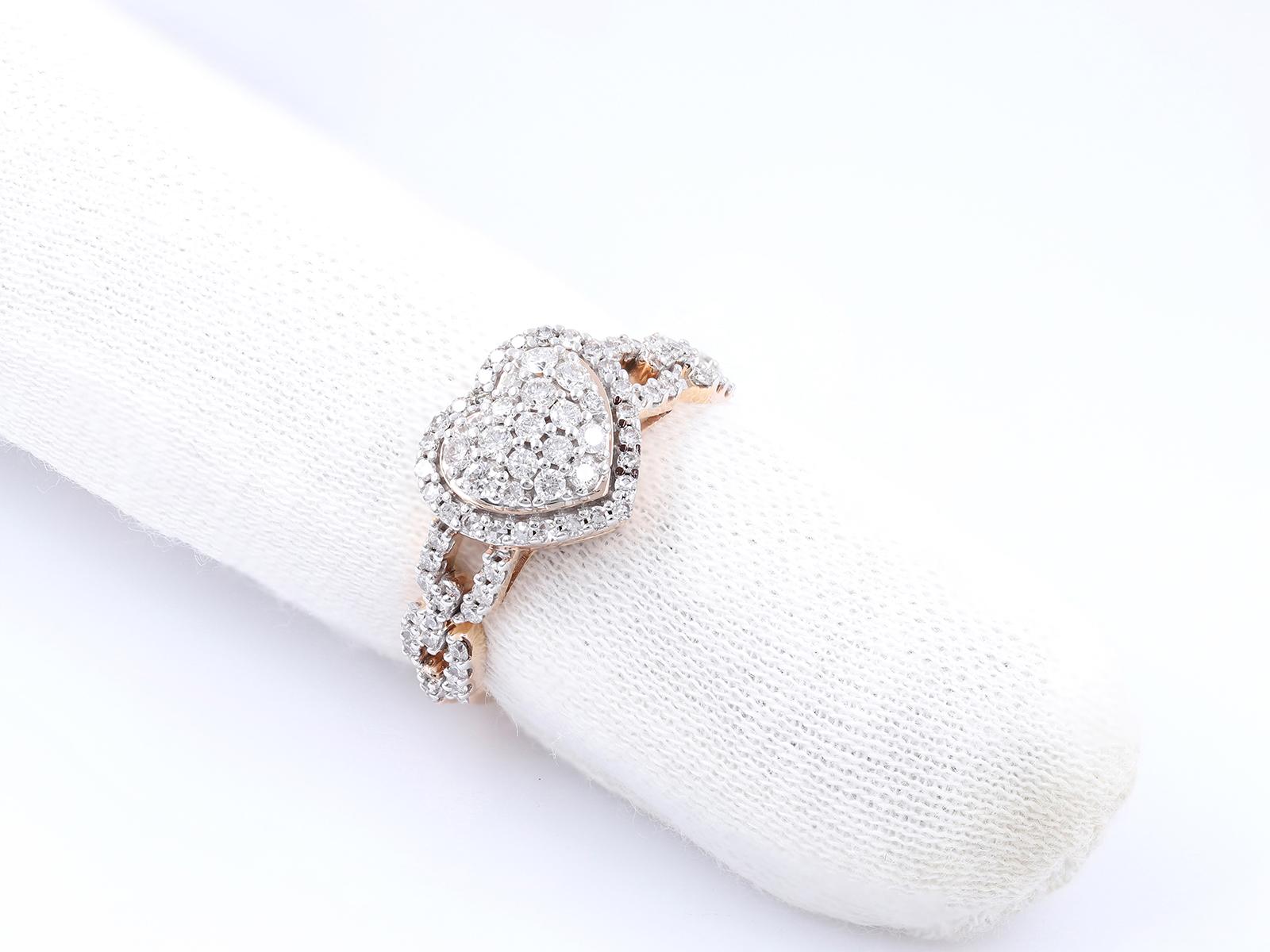 Anello a forma di cuore in oro rosa 18K con diamanti a grappolo - 0,75 CTW in vendita 3