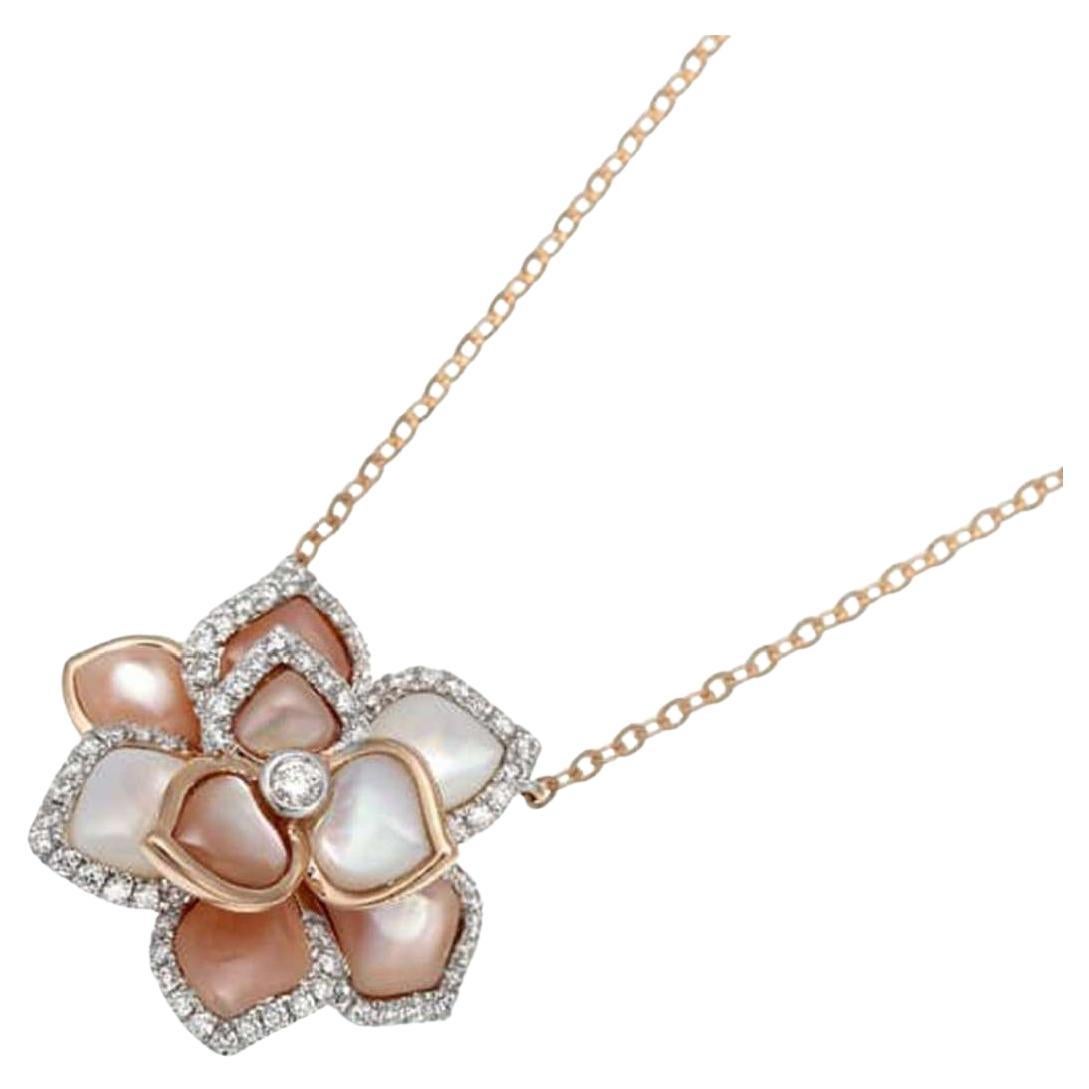 Collier en or rose 18 carats avec nacre et diamants 0,34 carat en vente