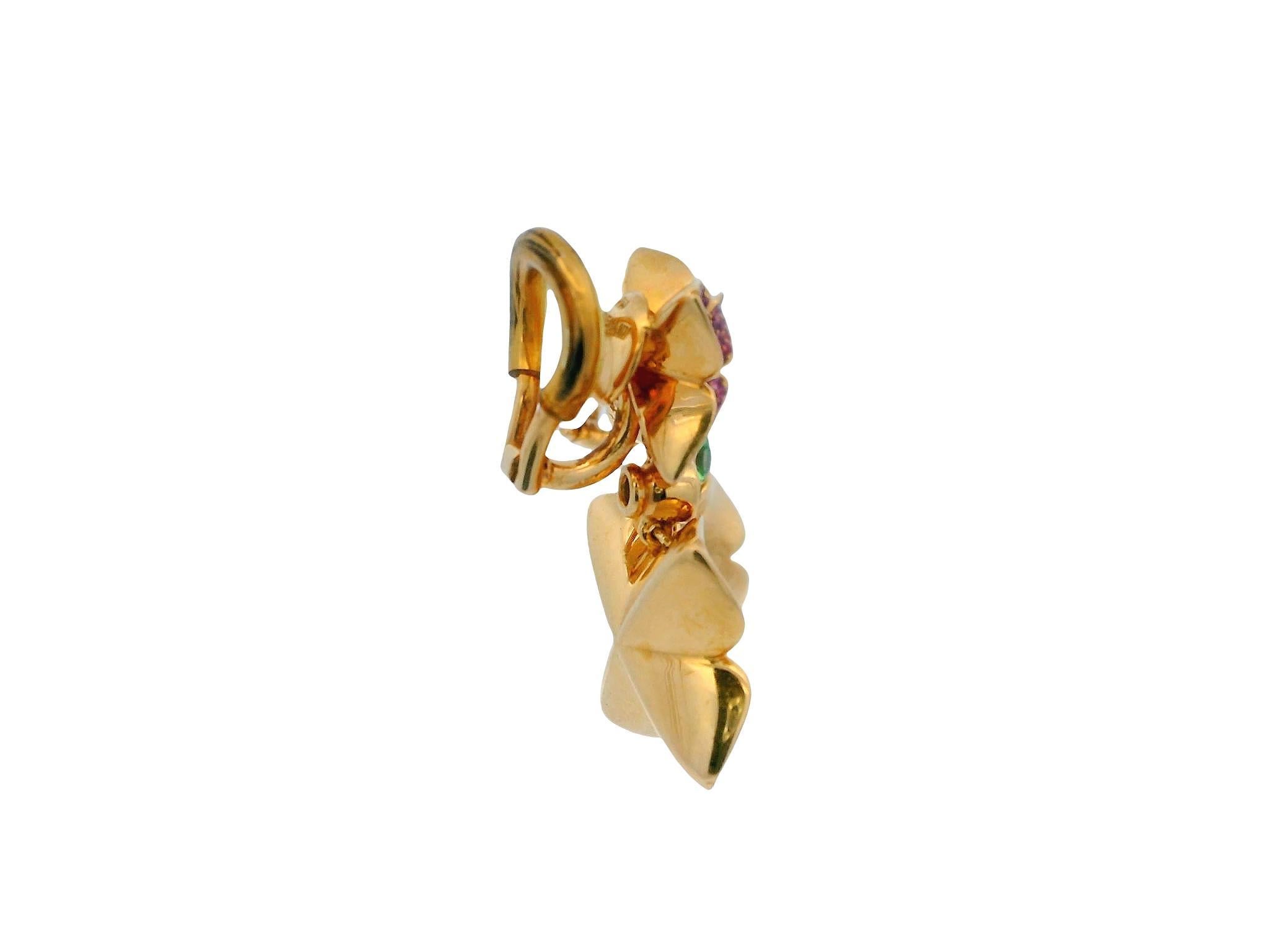 Orecchini floreali con zaffiro rosa e peridoto 18k di Georg Hornemann in vendita 2