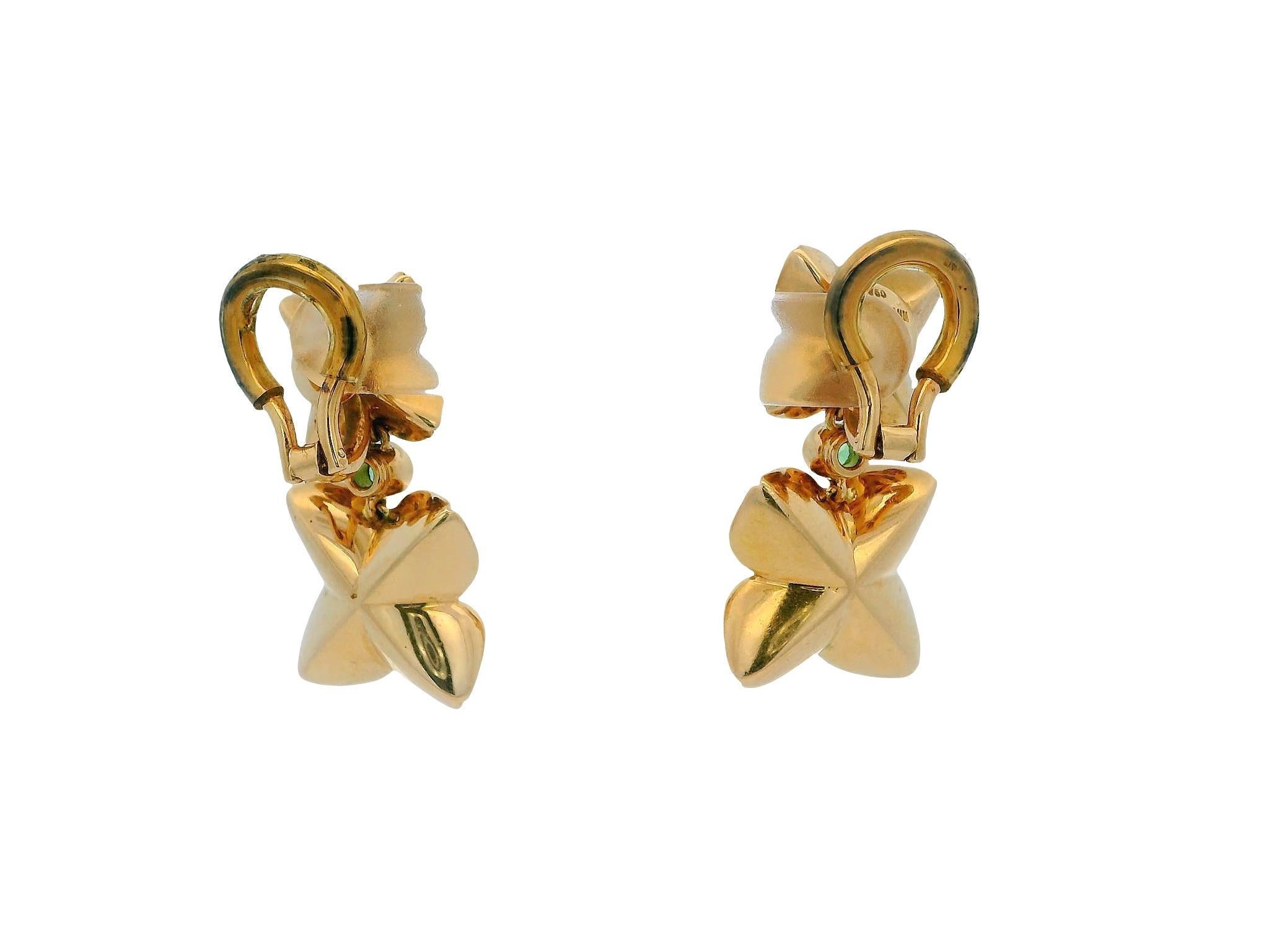 Orecchini floreali con zaffiro rosa e peridoto 18k di Georg Hornemann in vendita 3