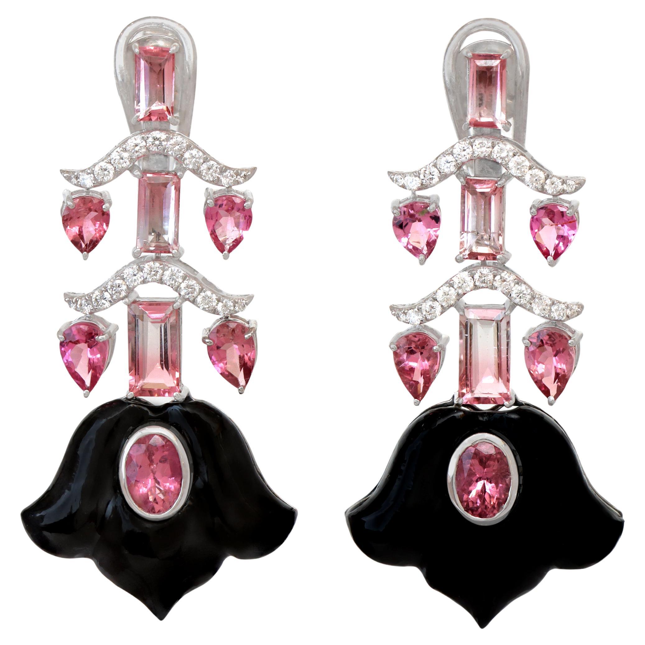Orecchini con tormalina rosa e onice nero in oro bianco 18k in vendita
