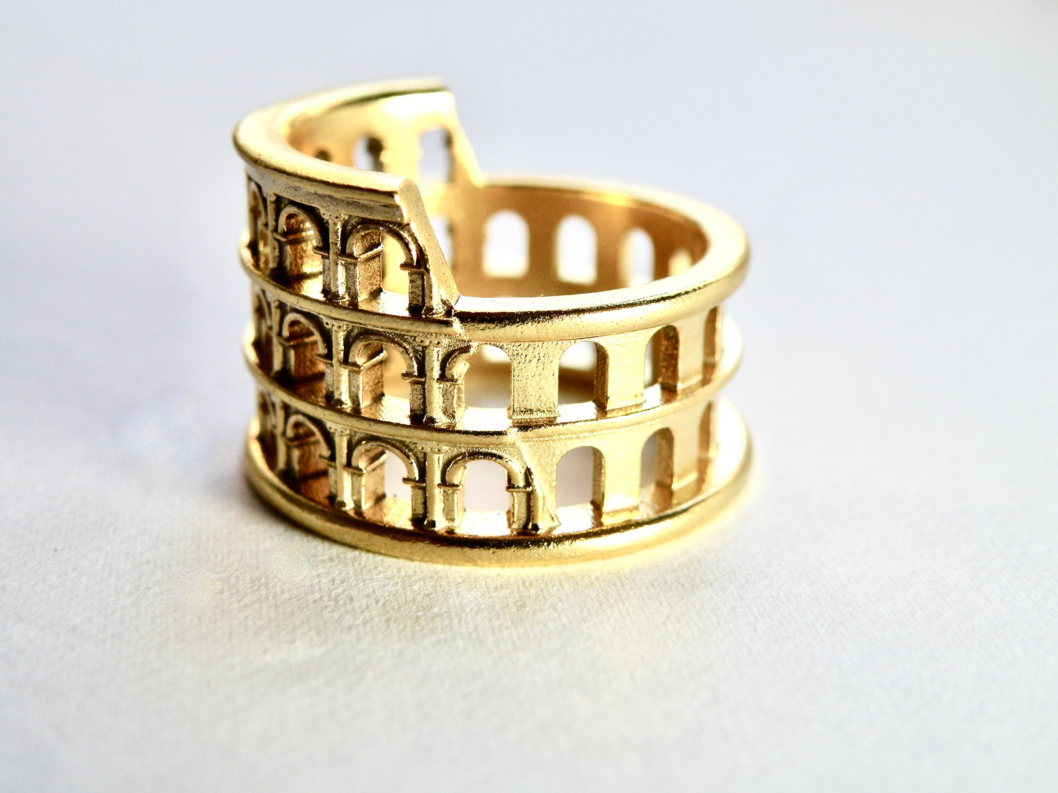 Contemporaneo Anello placcato 18k. Anello del Colosseo Romano