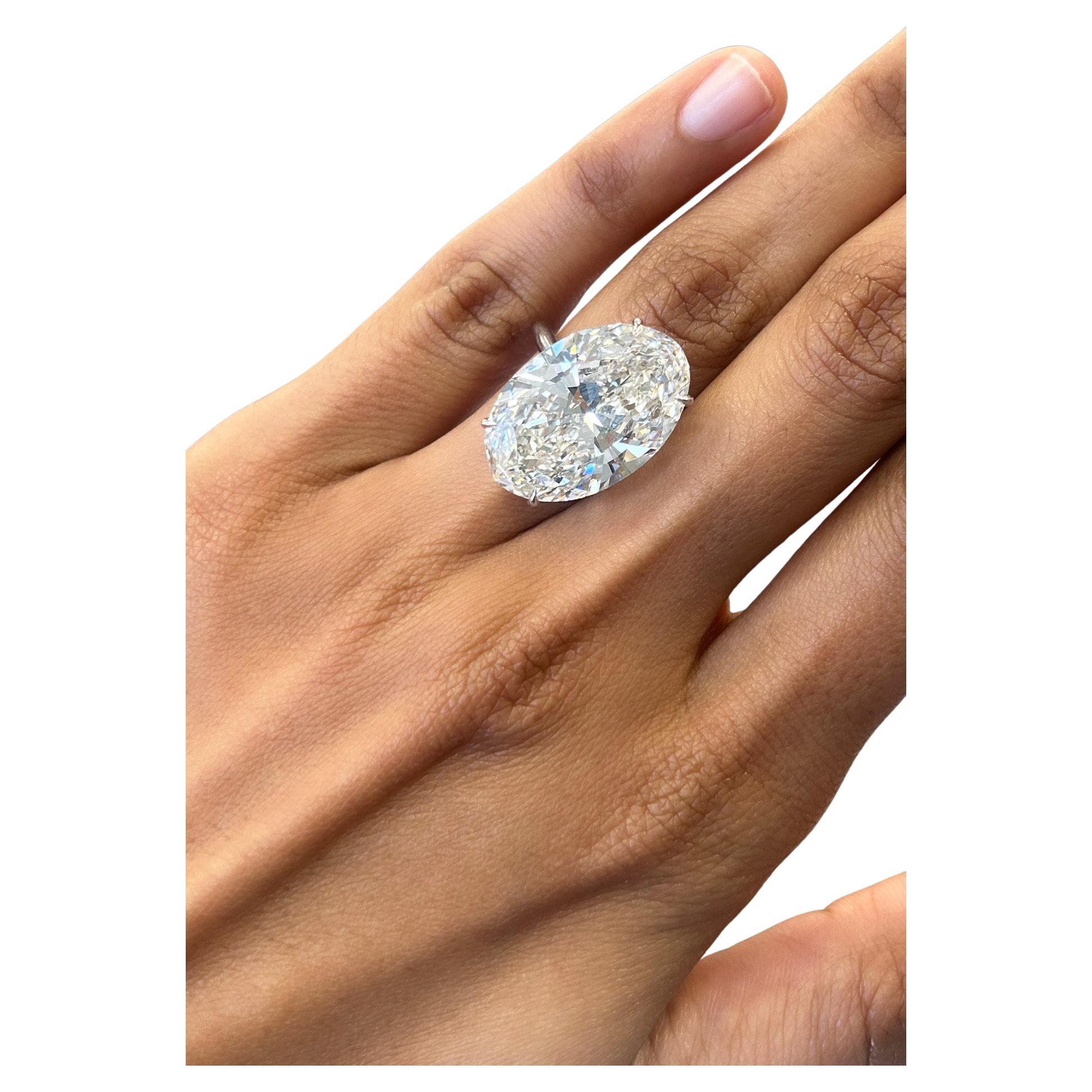 Issac Nussbaum 18K Platinum 18 Carat Oval Diamond H Color VS1 Clarity Ring. For Sale