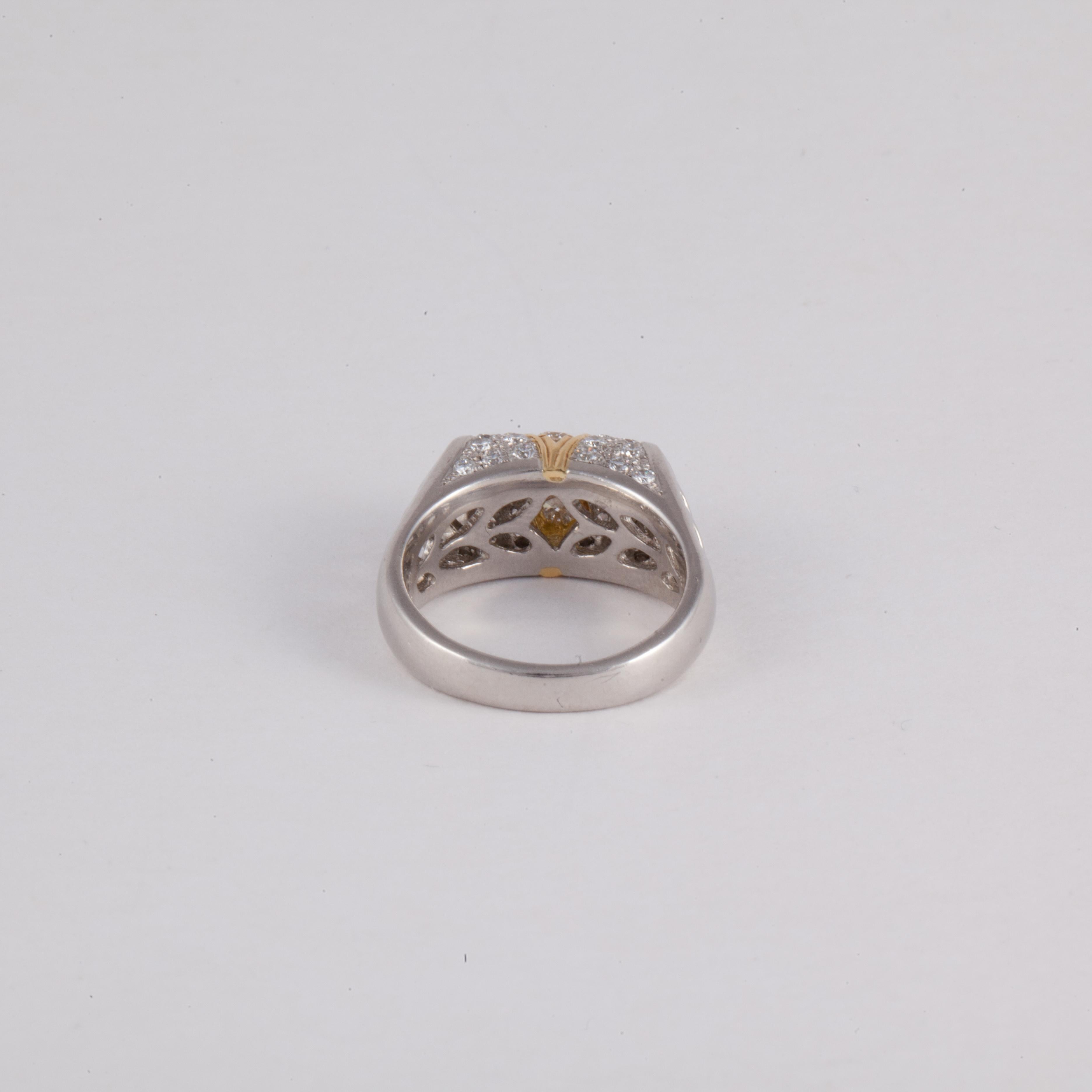 Platinum Canary Diamond Ring with 18K Gold In Good Condition For Sale In Houston, TX