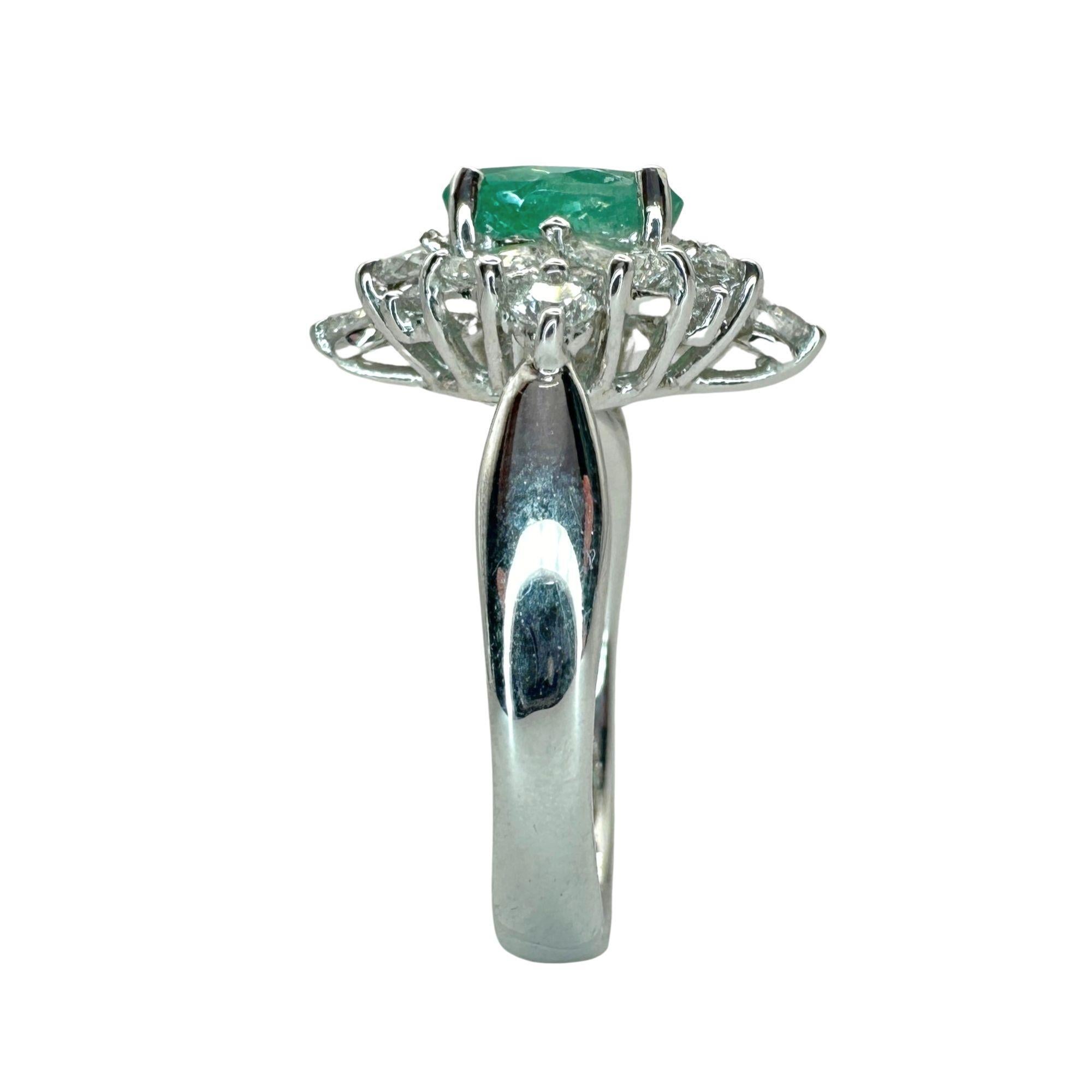 18k Princess Cut Diamond and Oval Emerald Ring For Sale 1