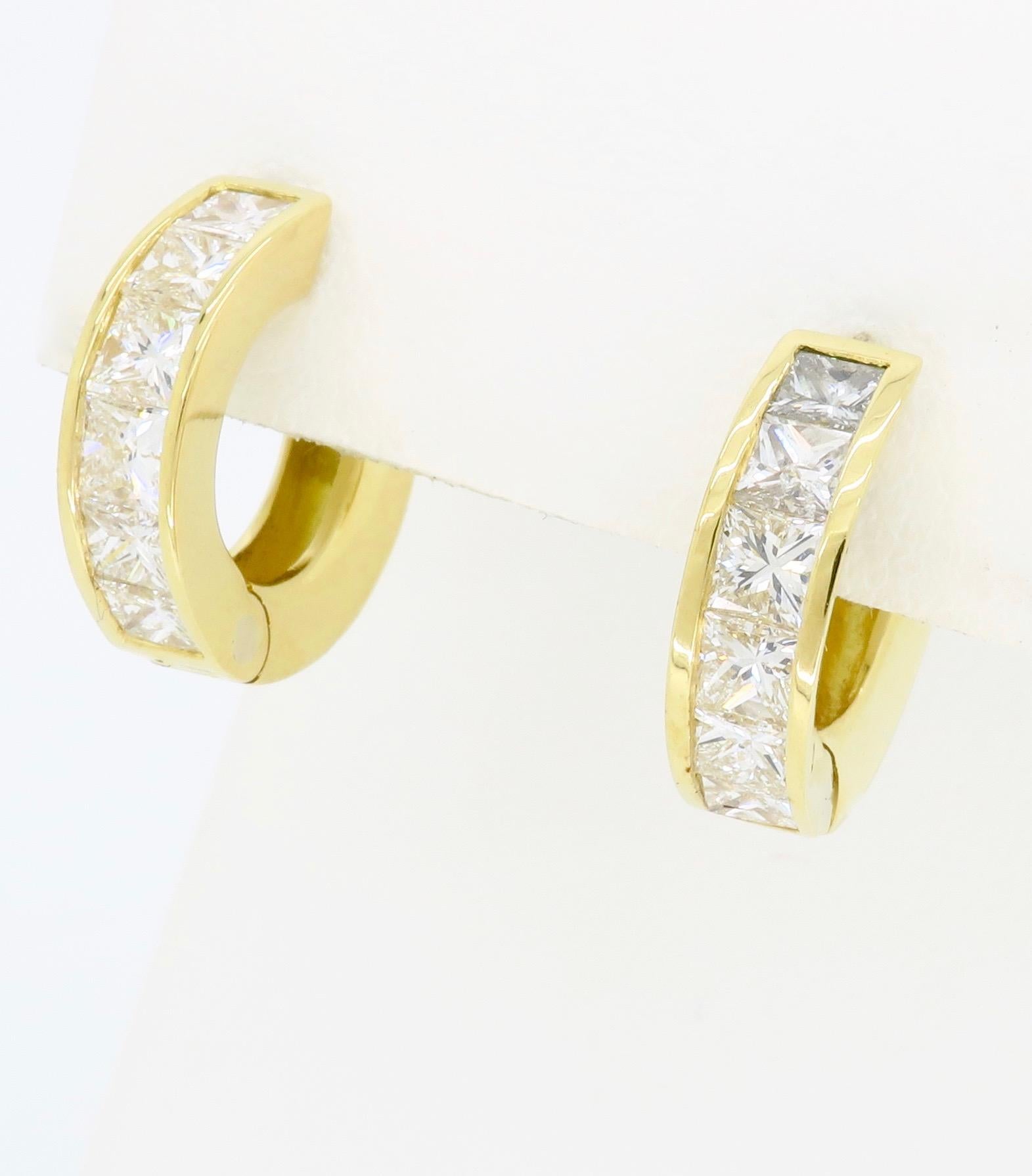 18 Karat Princess Cut Diamond Huggie Earrings In Excellent Condition In Webster, NY