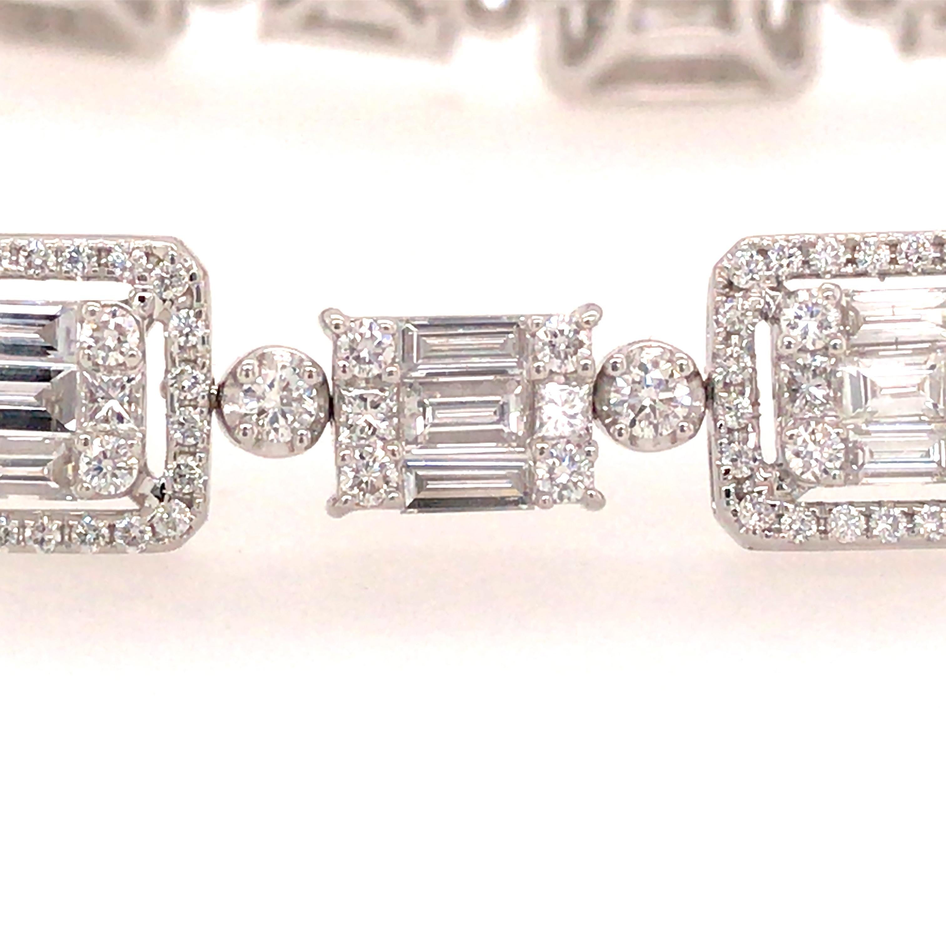 18 Karat Prinzessinnen-:: Rund- und Baguette-Diamantenarmband aus Weißgold Damen
