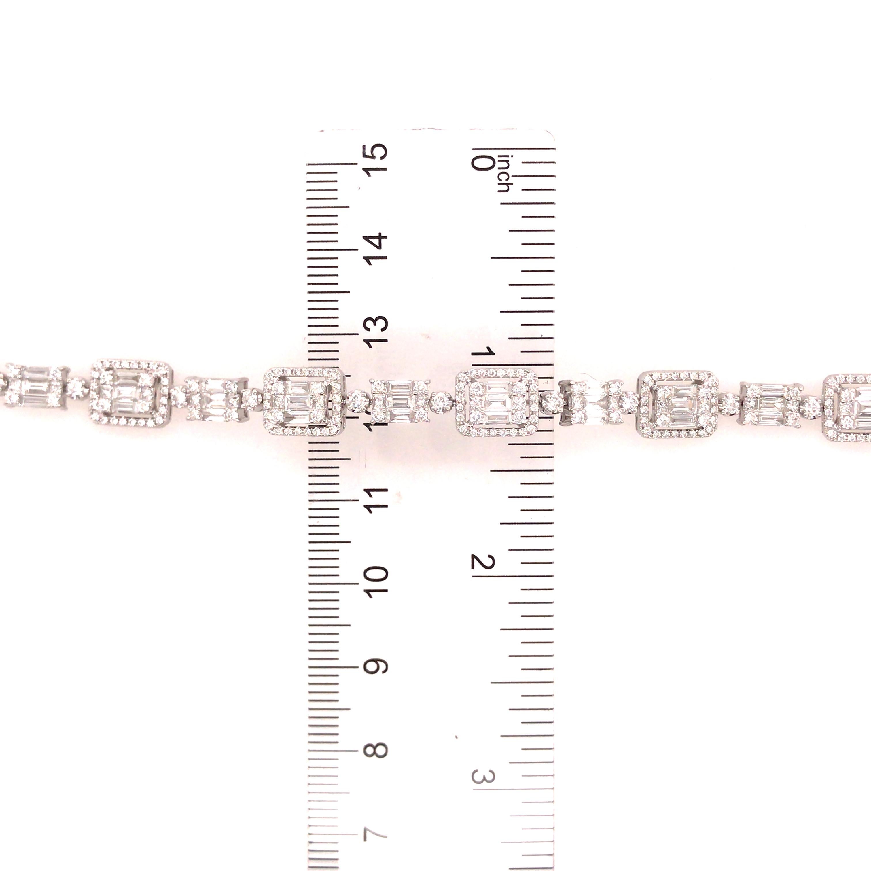 18 Karat Prinzessinnen-:: Rund- und Baguette-Diamantenarmband aus Weißgold 2