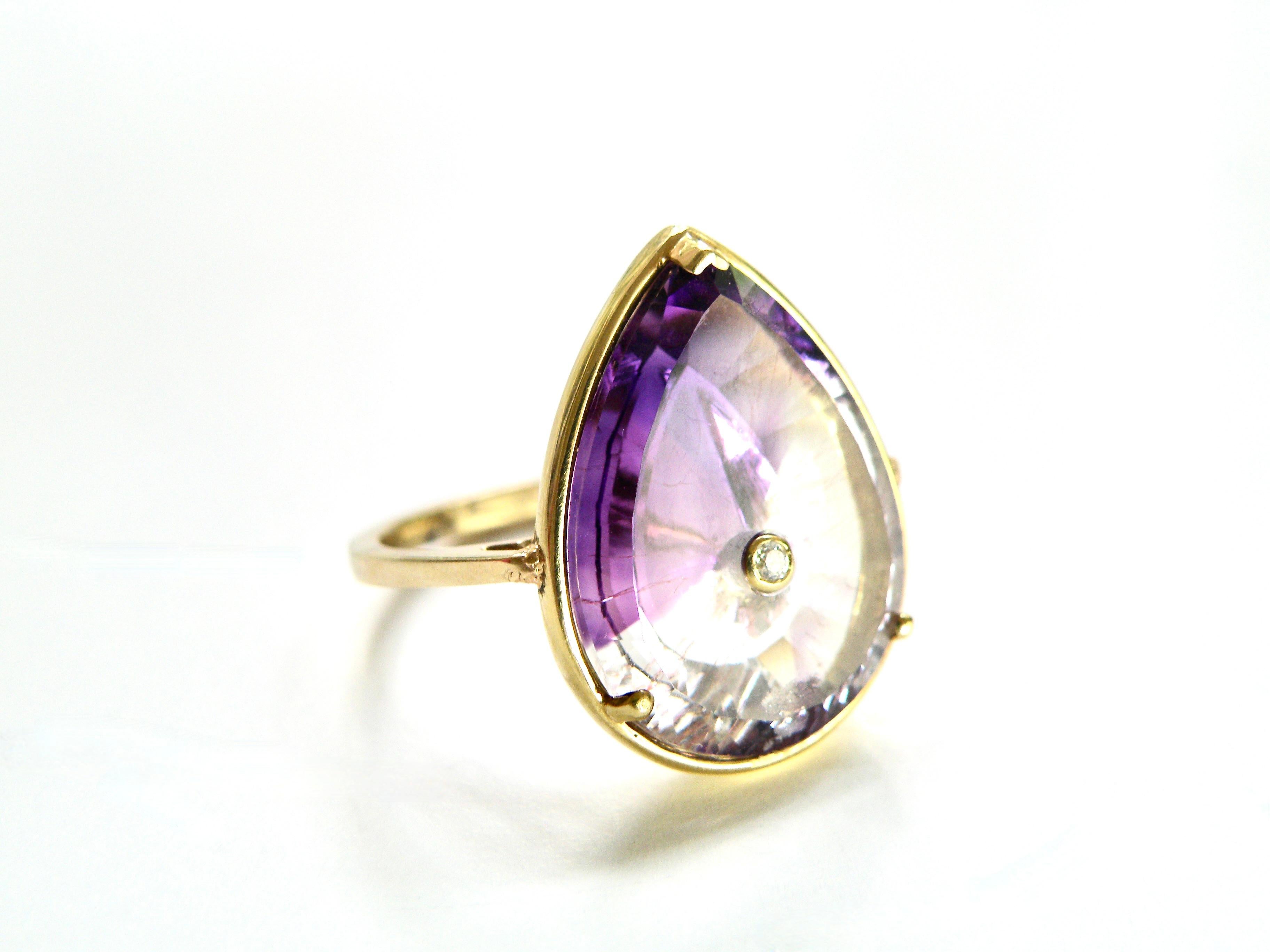 18k Rare Moroccan Amethyst ring with accent diamond In New Condition For Sale In Cohasset, MA
