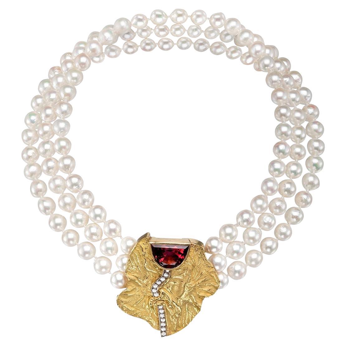 Collier en or réticulé 18 carats avec perles d' Akoya, tourmaline rose et diamants en vente