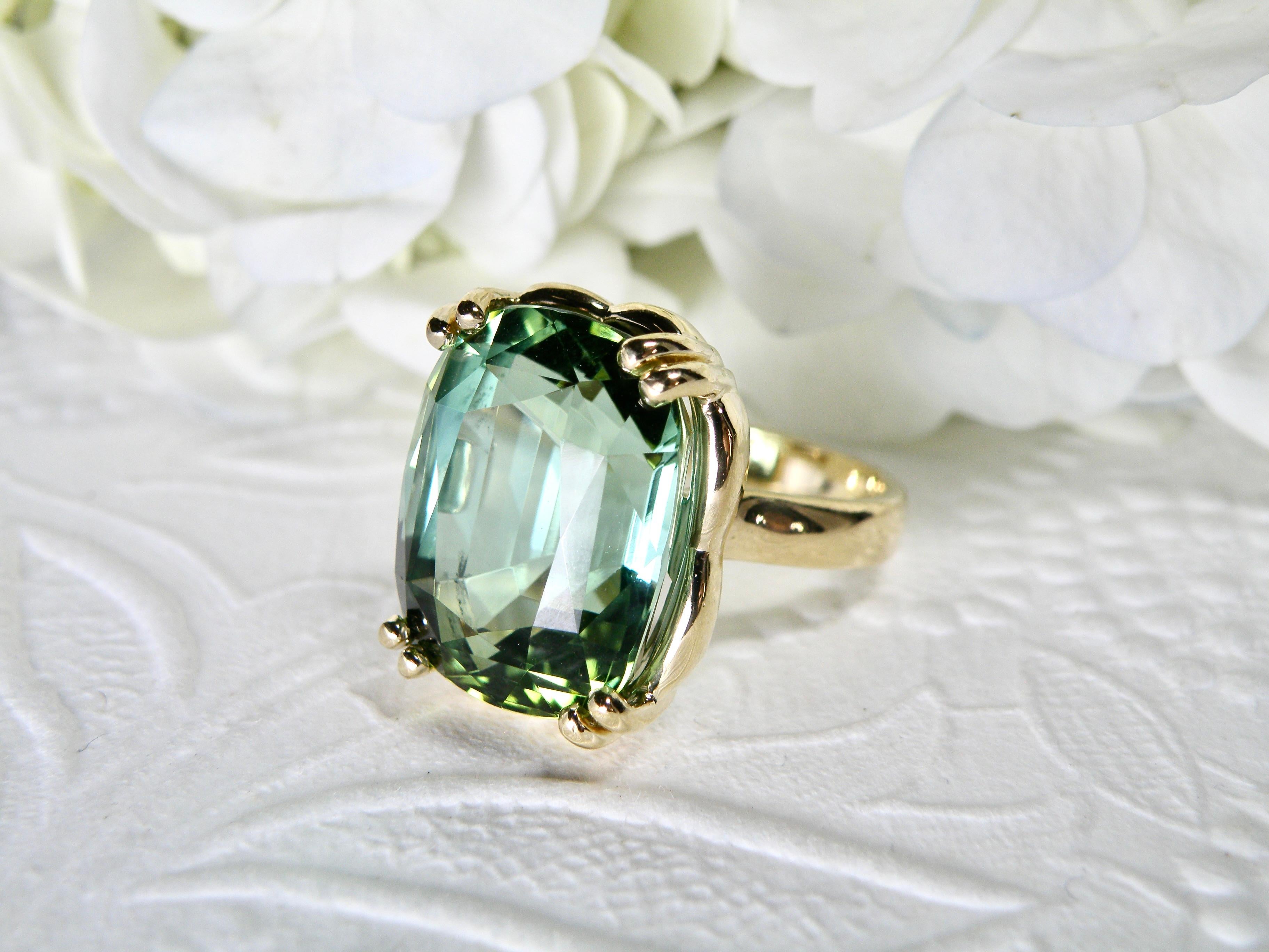 Women's or Men's 18k Ring, Bi Color Green Tourmaline For Sale
