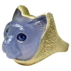 18k ring, Blue Chalcedony carved Cat