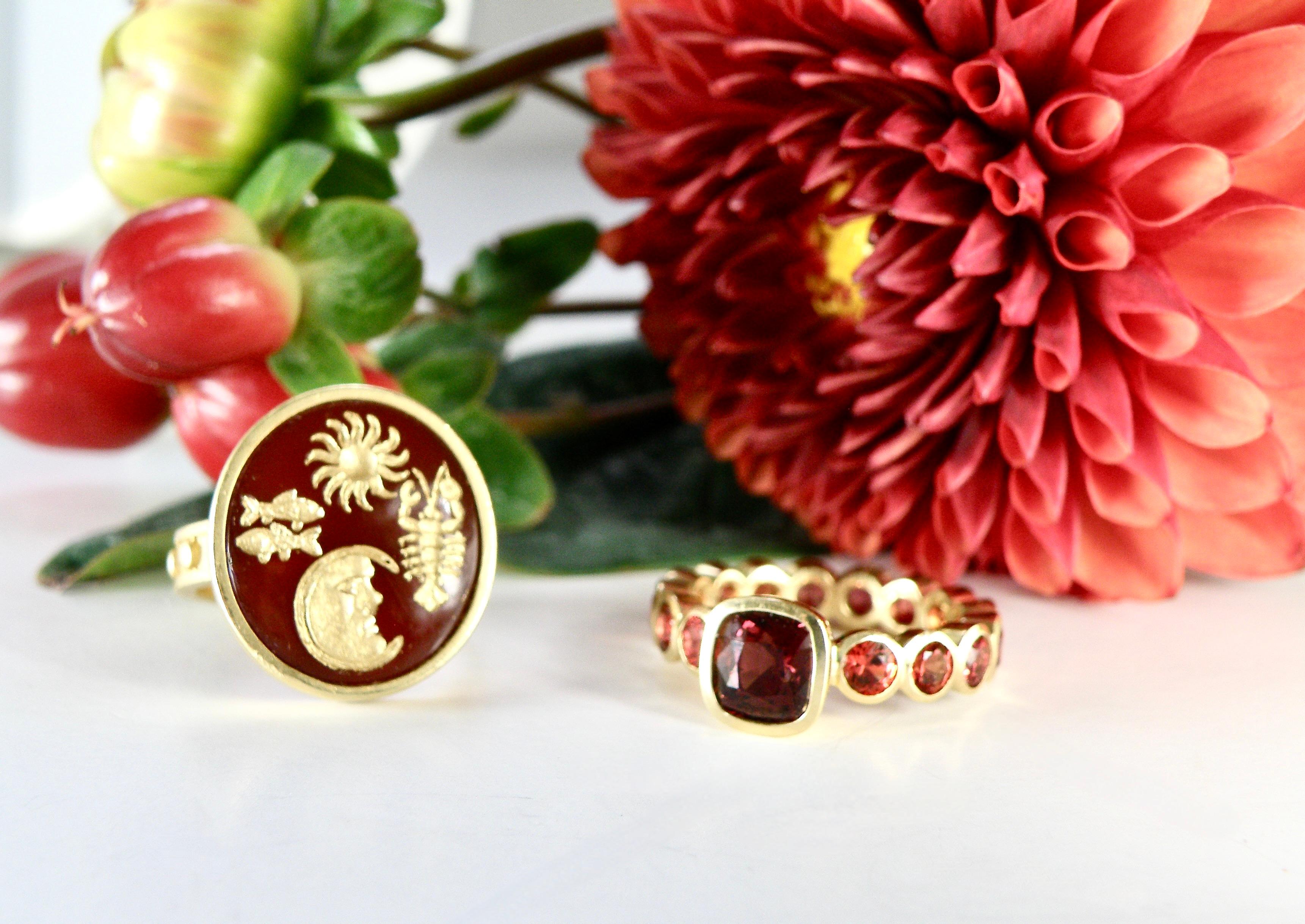 18k Ring, Karneol Intaglio Symbole im Angebot 2