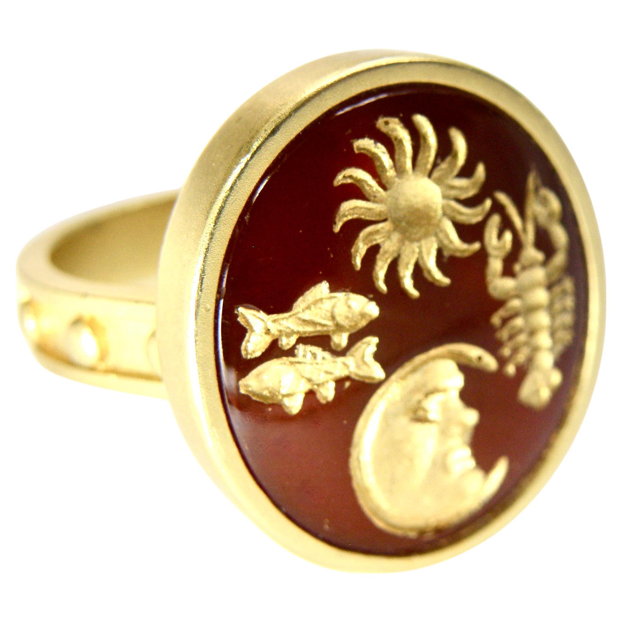 18k Ring, Karneol Intaglio Symbole im Angebot