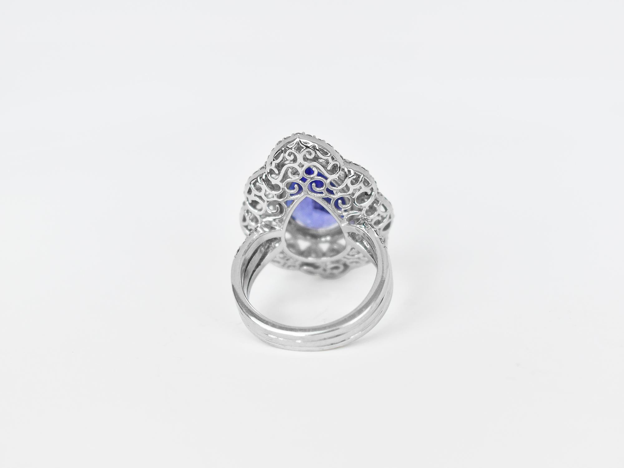 18 Karat Weißgold Ring Diamantring mit blauem Saphir und blauem Saphir in Birnenform (Art nouveau) im Angebot